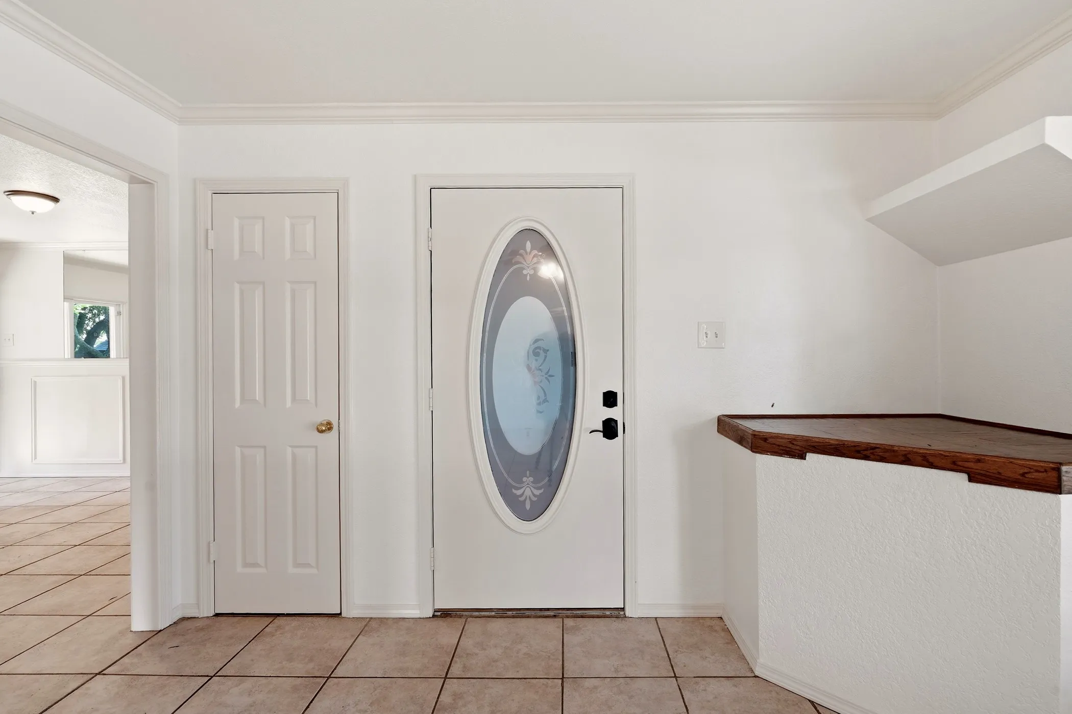 Single Family Residence For Sale in Tarrant County , 6220 Franwood Terrace, Fort Worth, Texas 76112, 2 Bedroom, 2 Bathroom, 1 Garage spaces, 1,116 Sqft, built in 1955, mls#21312085, Real Estate Agent in Fort Worth, Homes For Sale in Tarrant county, Homes For Sale in Fort Worth, Realtor in Fort Worth Texas, Real Estate Brokerage Independent Realty Texas, Luminita Cordes Realtor