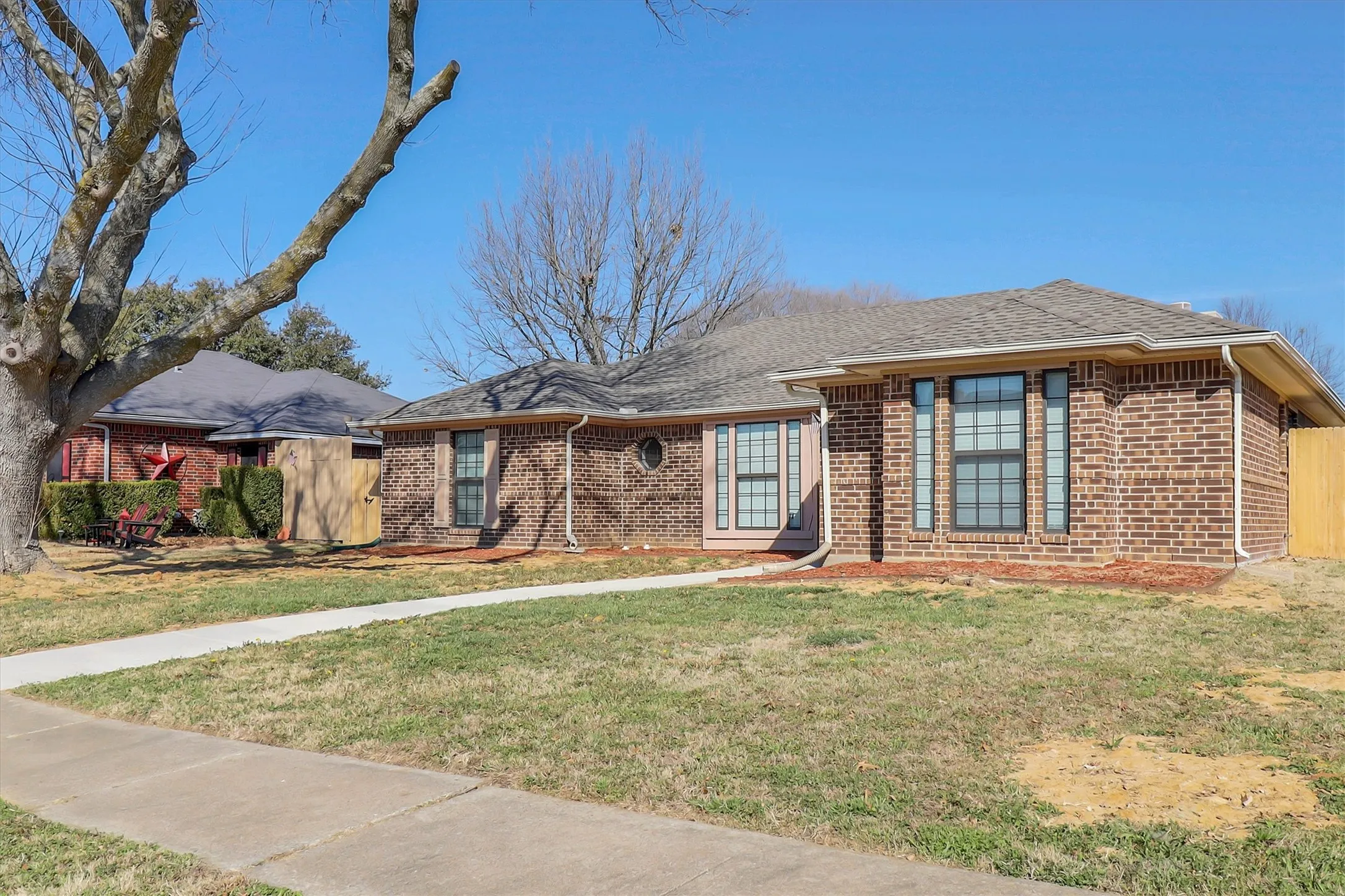Single Family Residence For Sale in Dallas County , 7701 Cornell Drive, Rowlett, Texas 75088, 3 Bedrooms, 2 Bathrooms, 2 Garage spaces, 1,596 Sqft, built in 1985, Price $309,500, mls#21312849, Real Estate Agent in Rowlett, Homes For Sale in Dallas county, Homes For Sale in Rowlett, Realtor in Rowlett Texas, Real Estate Brokerage Independent Realty Texas, Luminita Cordes Realtor