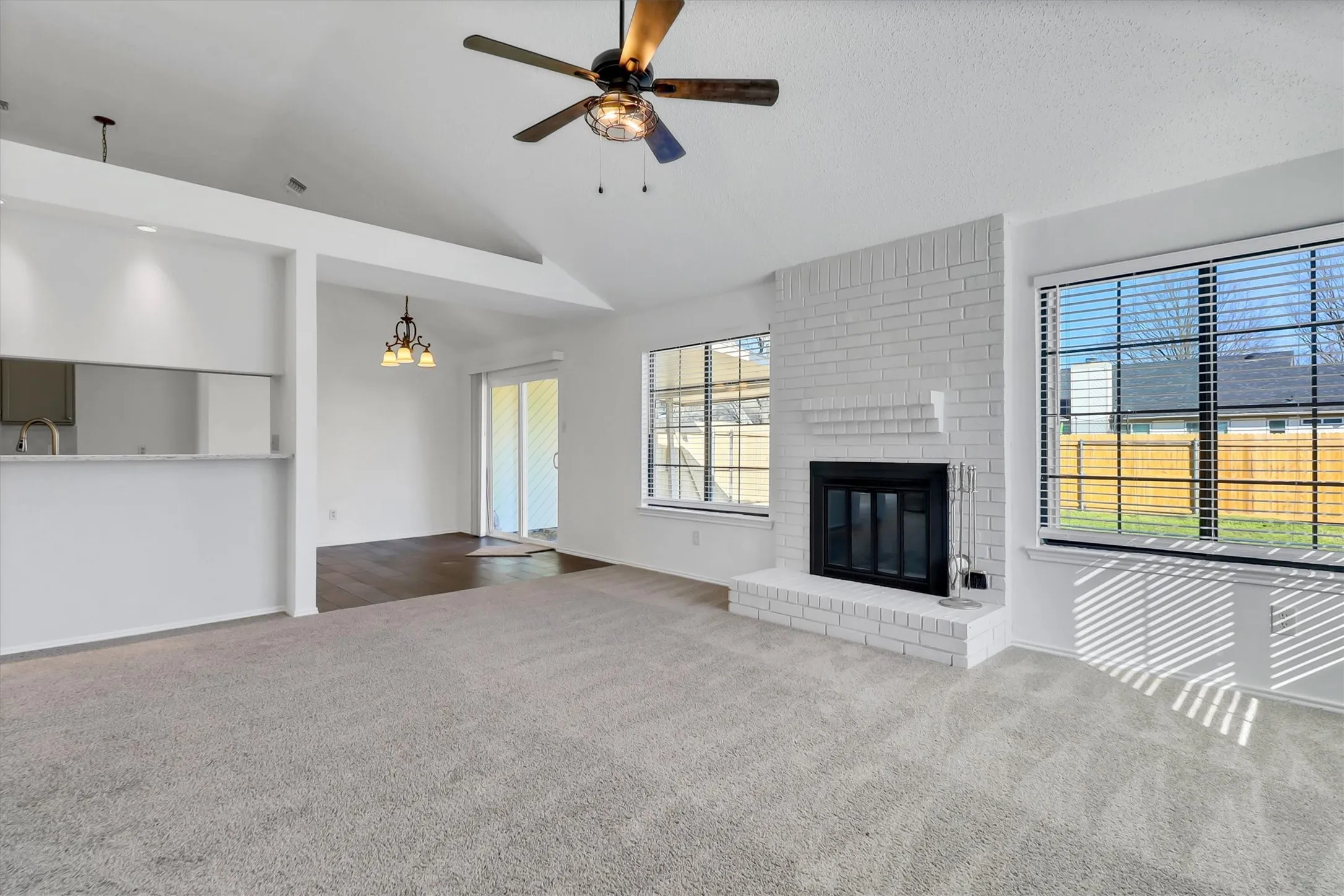 Single Family Residence For Sale in Dallas County , 7701 Cornell Drive, Rowlett, Texas 75088, 3 Bedrooms, 2 Bathrooms, 2 Garage spaces, 1,596 Sqft, built in 1985, Price $309,500, mls#21312849, Real Estate Agent in Rowlett, Homes For Sale in Dallas county, Homes For Sale in Rowlett, Realtor in Rowlett Texas, Real Estate Brokerage Independent Realty Texas, Luminita Cordes Realtor