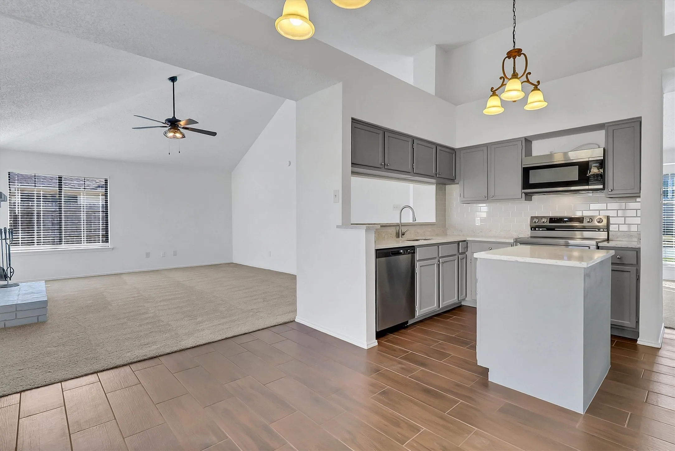 Single Family Residence For Sale in Dallas County , 7701 Cornell Drive, Rowlett, Texas 75088, 3 Bedrooms, 2 Bathrooms, 2 Garage spaces, 1,596 Sqft, built in 1985, Price $309,500, mls#21312849, Real Estate Agent in Rowlett, Homes For Sale in Dallas county, Homes For Sale in Rowlett, Realtor in Rowlett Texas, Real Estate Brokerage Independent Realty Texas, Luminita Cordes Realtor