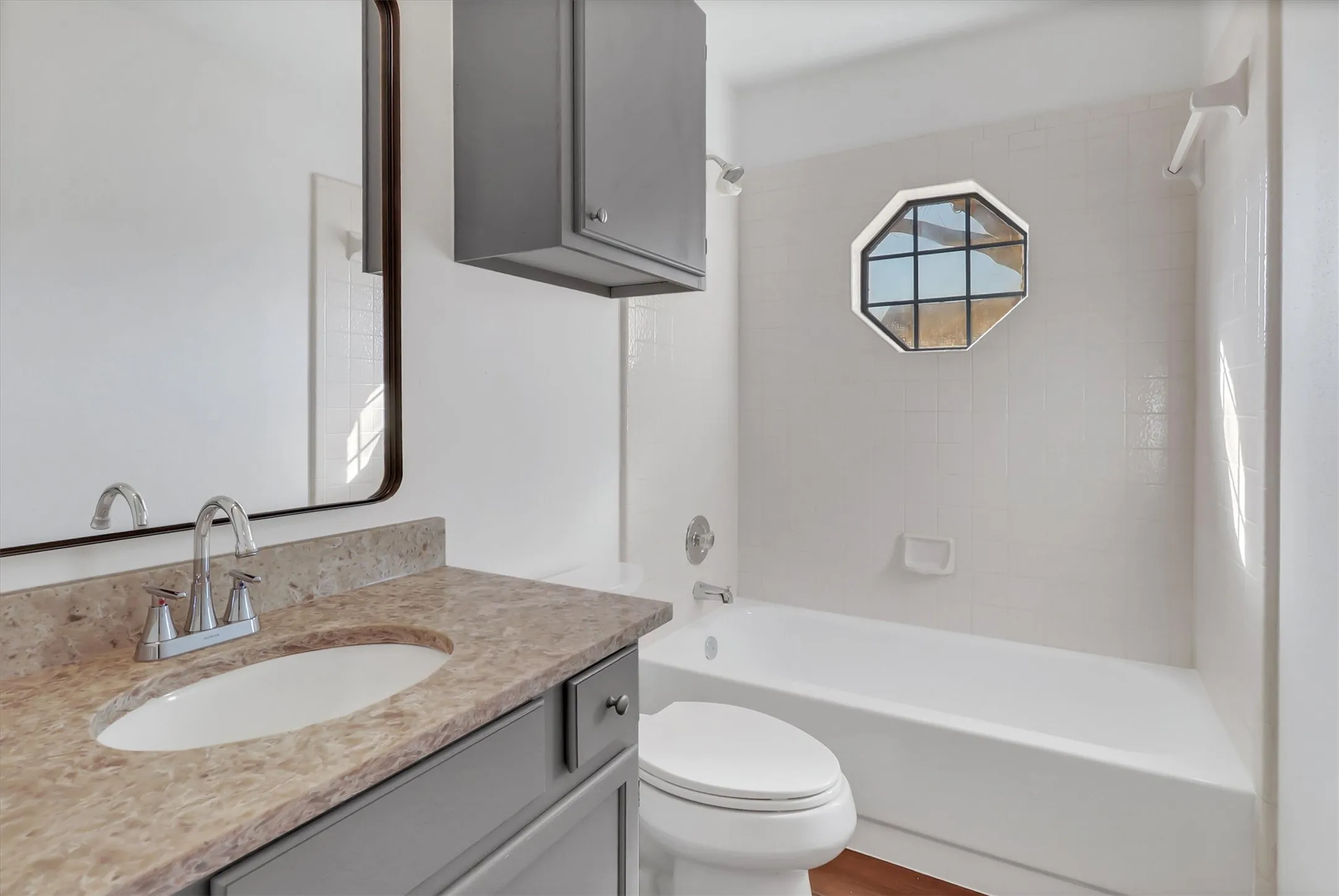 Single Family Residence For Sale in Dallas County , 7701 Cornell Drive, Rowlett, Texas 75088, 3 Bedrooms, 2 Bathrooms, 2 Garage spaces, 1,596 Sqft, built in 1985, Price $309,500, mls#21312849, Real Estate Agent in Rowlett, Homes For Sale in Dallas county, Homes For Sale in Rowlett, Realtor in Rowlett Texas, Real Estate Brokerage Independent Realty Texas, Luminita Cordes Realtor