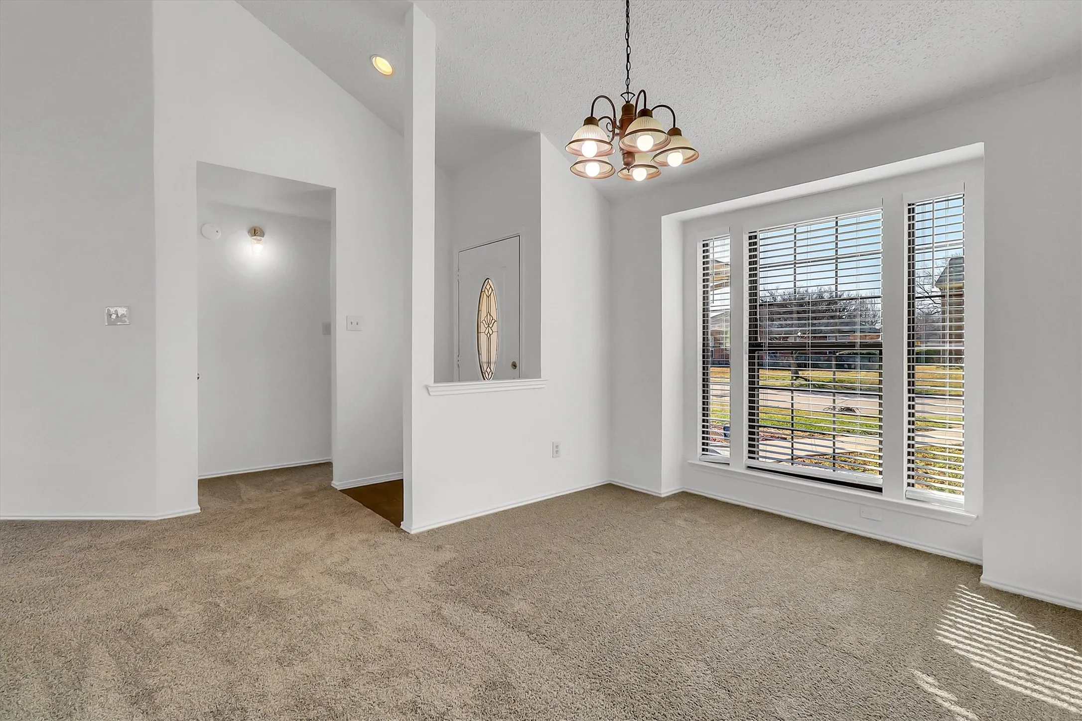 Single Family Residence For Sale in Dallas County , 7701 Cornell Drive, Rowlett, Texas 75088, 3 Bedrooms, 2 Bathrooms, 2 Garage spaces, 1,596 Sqft, built in 1985, Price $309,500, mls#21312849, Real Estate Agent in Rowlett, Homes For Sale in Dallas county, Homes For Sale in Rowlett, Realtor in Rowlett Texas, Real Estate Brokerage Independent Realty Texas, Luminita Cordes Realtor