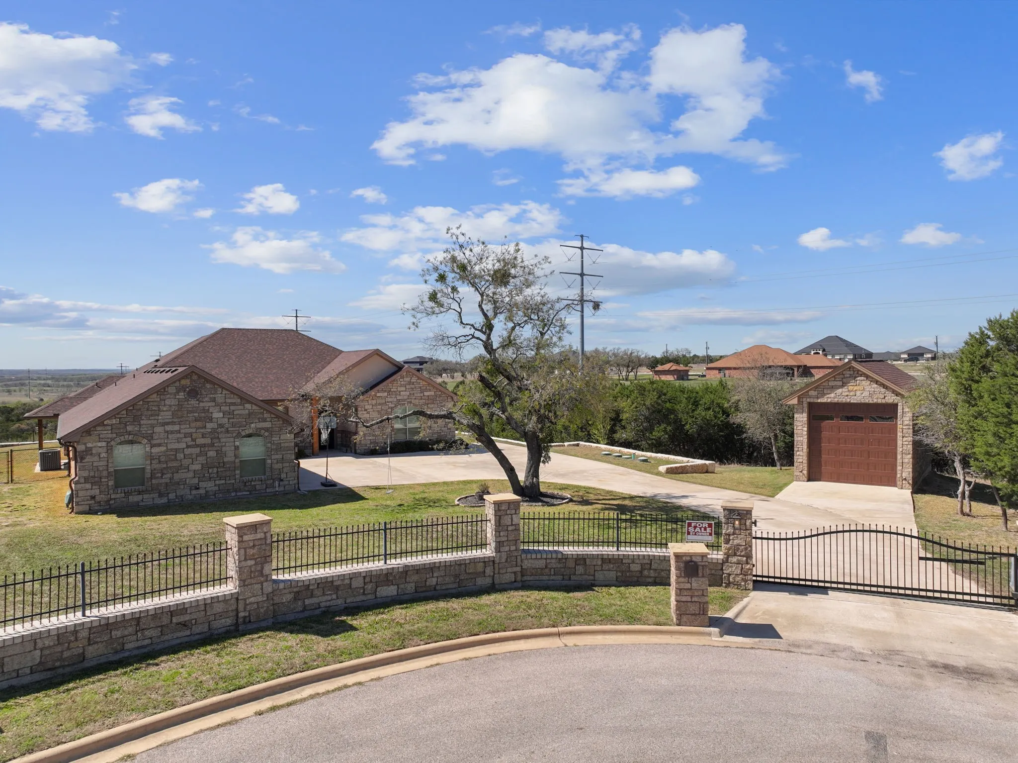 Single Family Residence For Sale in Bell County , 225 Plum Circle, Killeen, Texas 76549, 3 Bedroom, 3 Bathroom, 4 Garage spaces, 2,986 Sqft, built in 2017, mls#21313226, Real Estate Agent in Killeen, Homes For Sale in Bell county, Homes For Sale in Killeen, Realtor in Killeen Texas, Real Estate Brokerage Independent Realty Texas, Luminita Cordes Realtor