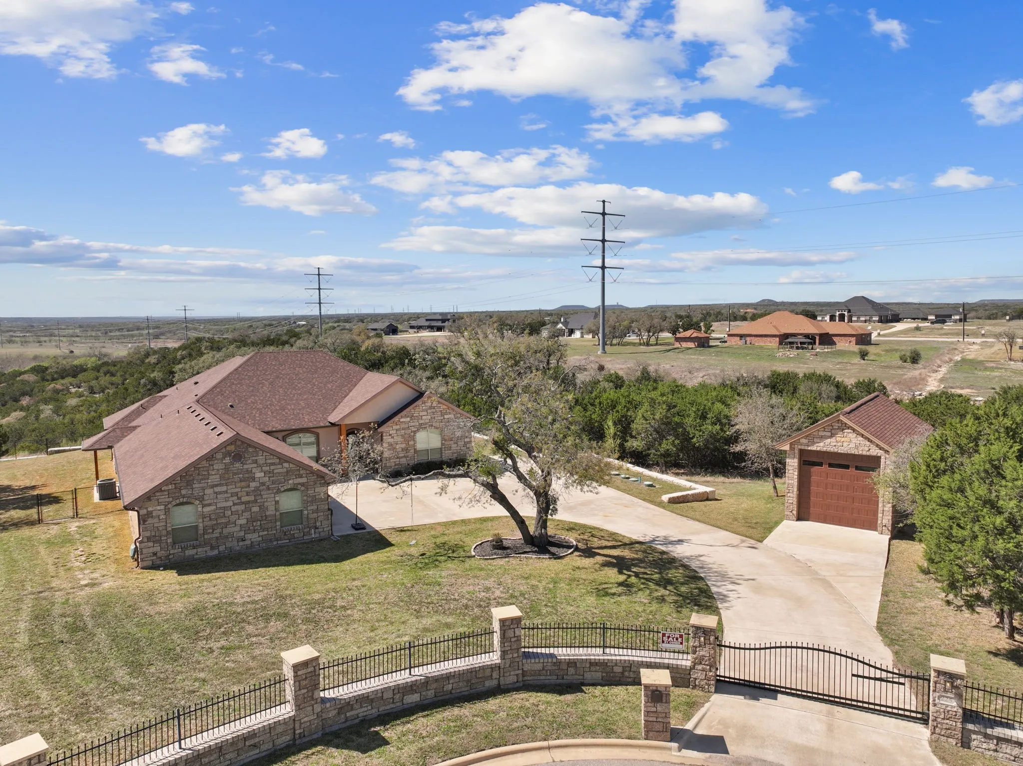 Single Family Residence For Sale in Bell County , 225 Plum Circle, Killeen, Texas 76549, 3 Bedroom, 3 Bathroom, 4 Garage spaces, 2,986 Sqft, built in 2017, mls#21313226, Real Estate Agent in Killeen, Homes For Sale in Bell county, Homes For Sale in Killeen, Realtor in Killeen Texas, Real Estate Brokerage Independent Realty Texas, Luminita Cordes Realtor