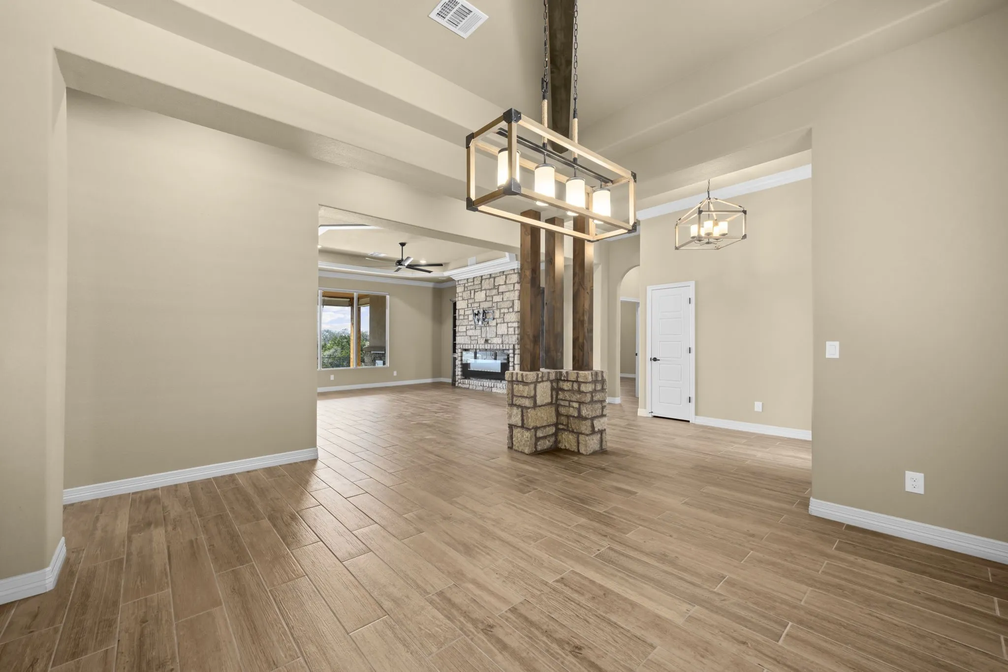 Single Family Residence For Sale in Bell County , 225 Plum Circle, Killeen, Texas 76549, 3 Bedroom, 3 Bathroom, 4 Garage spaces, 2,986 Sqft, built in 2017, mls#21313226, Real Estate Agent in Killeen, Homes For Sale in Bell county, Homes For Sale in Killeen, Realtor in Killeen Texas, Real Estate Brokerage Independent Realty Texas, Luminita Cordes Realtor