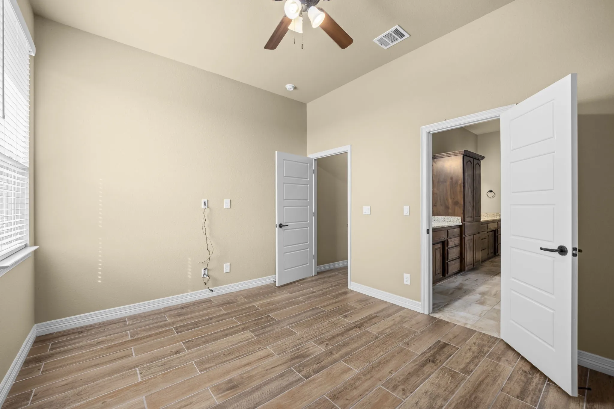 Single Family Residence For Sale in Bell County , 225 Plum Circle, Killeen, Texas 76549, 3 Bedroom, 3 Bathroom, 4 Garage spaces, 2,986 Sqft, built in 2017, mls#21313226, Real Estate Agent in Killeen, Homes For Sale in Bell county, Homes For Sale in Killeen, Realtor in Killeen Texas, Real Estate Brokerage Independent Realty Texas, Luminita Cordes Realtor