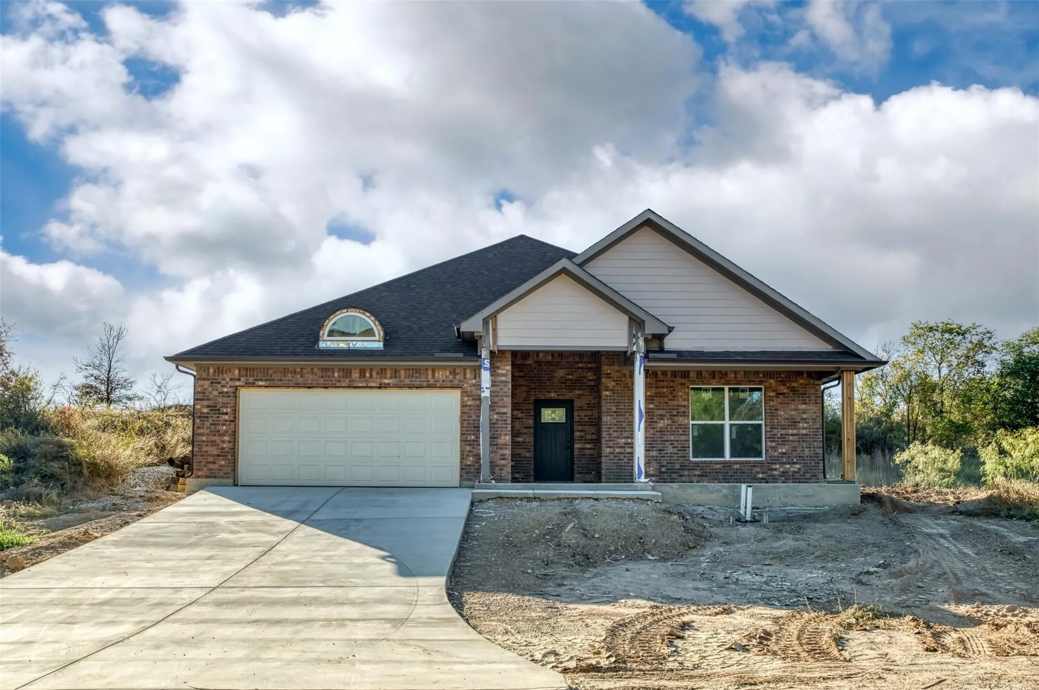 Single Family Residence For Sale in Wise County , 709 Blue Fathom Drive, Runaway Bay, Texas 76426, 3 Bedroom, 2 Bathroom, 2 Garage spaces, 1,850 Sqft, built in 2025, mls#21313123, Real Estate Agent in Runaway Bay, Homes For Sale in Wise county, Homes For Sale in Runaway Bay, Realtor in Runaway Bay Texas, Real Estate Brokerage Independent Realty Texas, Luminita Cordes Realtor