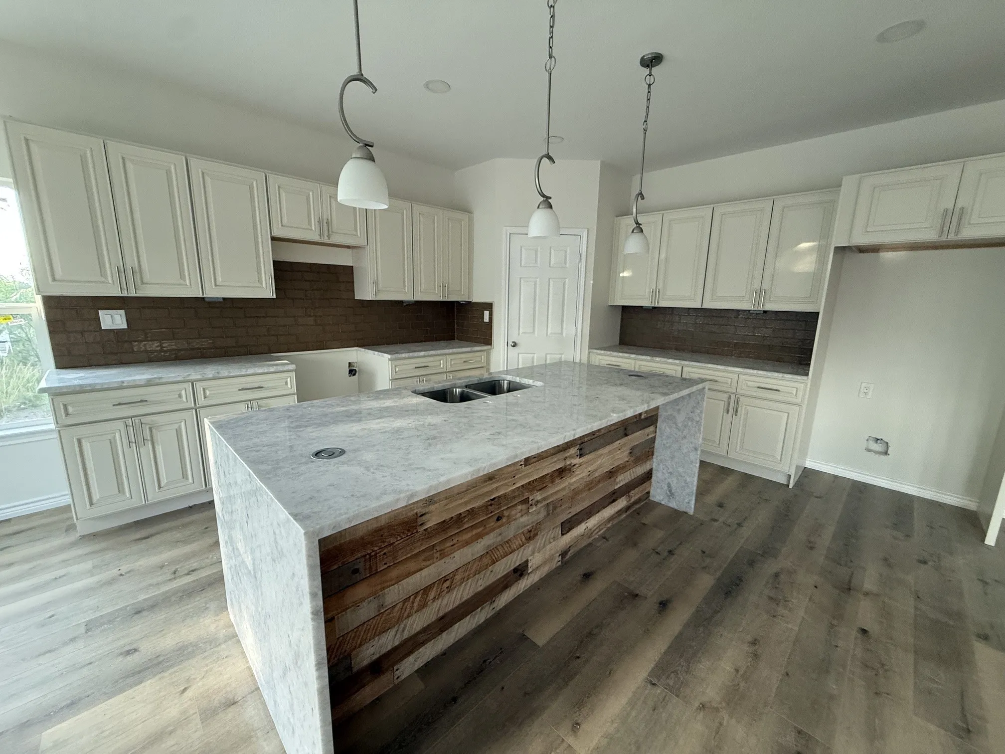 Single Family Residence For Sale in Wise County , 709 Blue Fathom Drive, Runaway Bay, Texas 76426, 3 Bedroom, 2 Bathroom, 2 Garage spaces, 1,850 Sqft, built in 2025, mls#21313123, Real Estate Agent in Runaway Bay, Homes For Sale in Wise county, Homes For Sale in Runaway Bay, Realtor in Runaway Bay Texas, Real Estate Brokerage Independent Realty Texas, Luminita Cordes Realtor