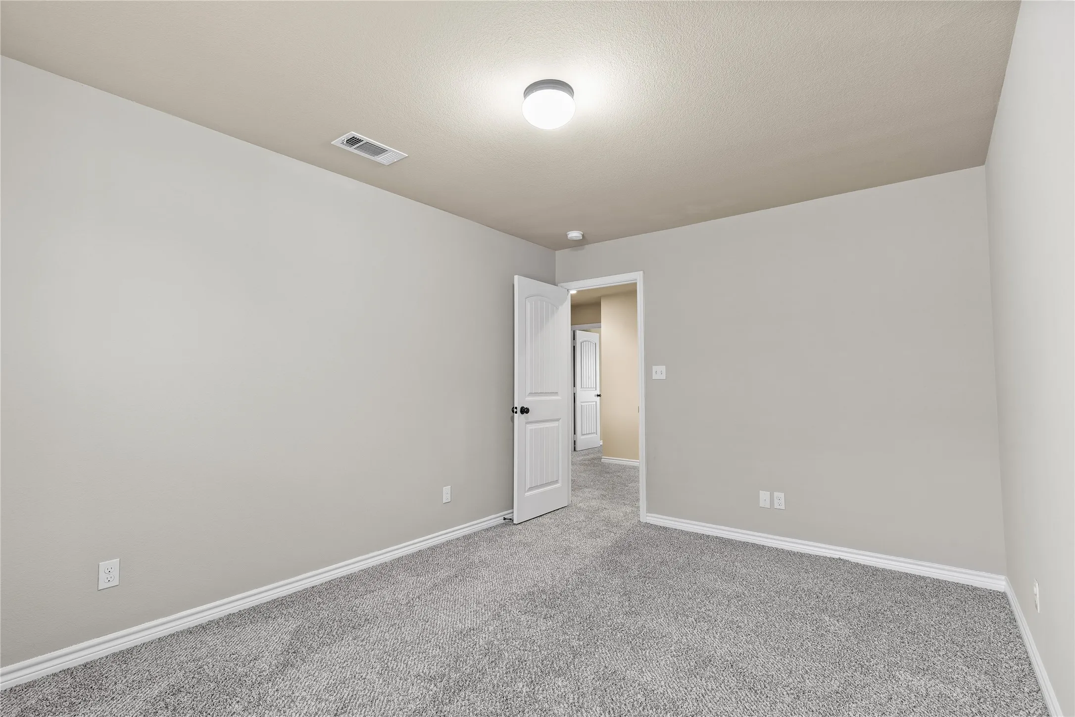 Single Family Residence For Sale in Grayson County , 4204 Quail Run Road, Sherman, Texas 75092, 4 Bedroom, 3 Bathroom, 2 Garage spaces, 2,444 Sqft, built in 2016, mls#21313230, Real Estate Agent in Sherman, Homes For Sale in Grayson county, Homes For Sale in Sherman, Realtor in Sherman Texas, Real Estate Brokerage Independent Realty Texas, Luminita Cordes Realtor