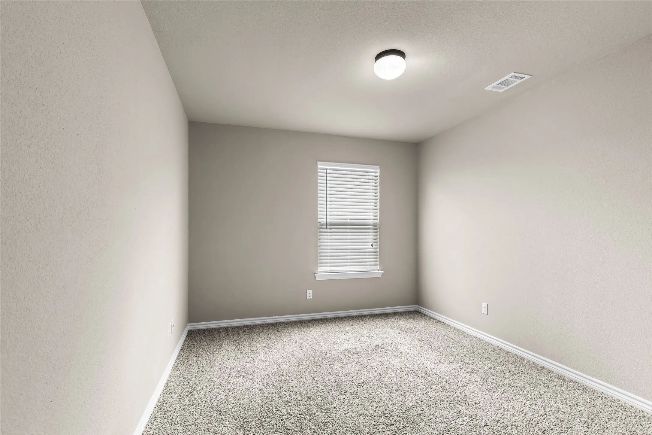 Single Family Residence For Sale in Grayson County , 4204 Quail Run Road, Sherman, Texas 75092, 4 Bedroom, 3 Bathroom, 2 Garage spaces, 2,444 Sqft, built in 2016, mls#21313230, Real Estate Agent in Sherman, Homes For Sale in Grayson county, Homes For Sale in Sherman, Realtor in Sherman Texas, Real Estate Brokerage Independent Realty Texas, Luminita Cordes Realtor