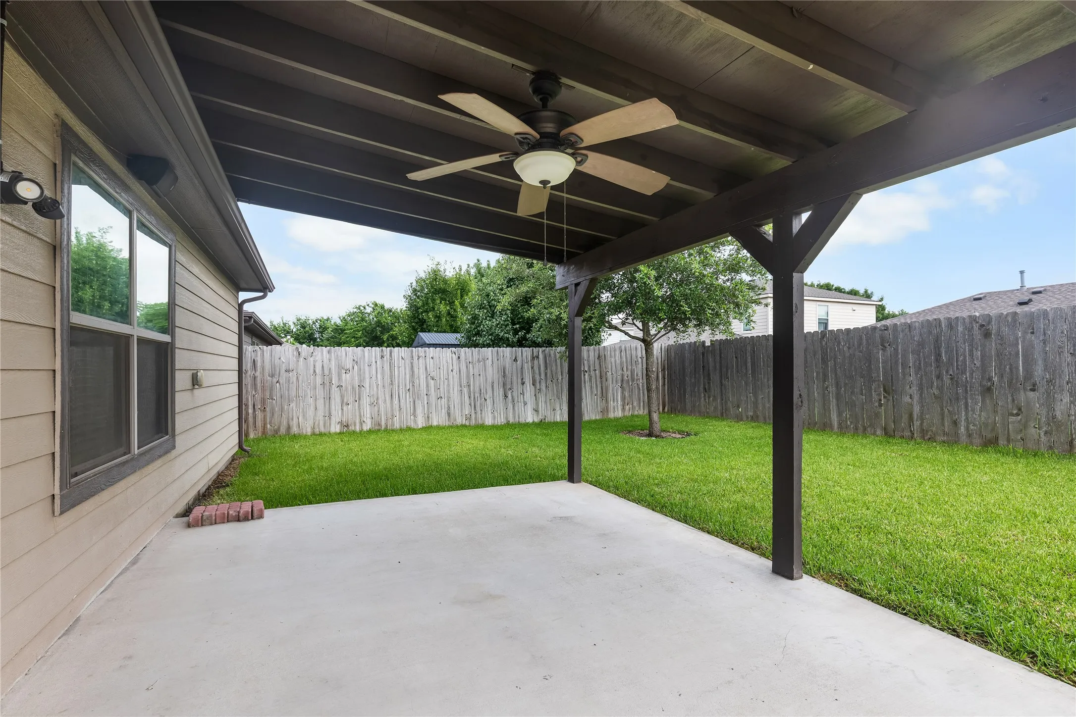 Single Family Residence For Sale in Grayson County , 4204 Quail Run Road, Sherman, Texas 75092, 4 Bedroom, 3 Bathroom, 2 Garage spaces, 2,444 Sqft, built in 2016, mls#21313230, Real Estate Agent in Sherman, Homes For Sale in Grayson county, Homes For Sale in Sherman, Realtor in Sherman Texas, Real Estate Brokerage Independent Realty Texas, Luminita Cordes Realtor
