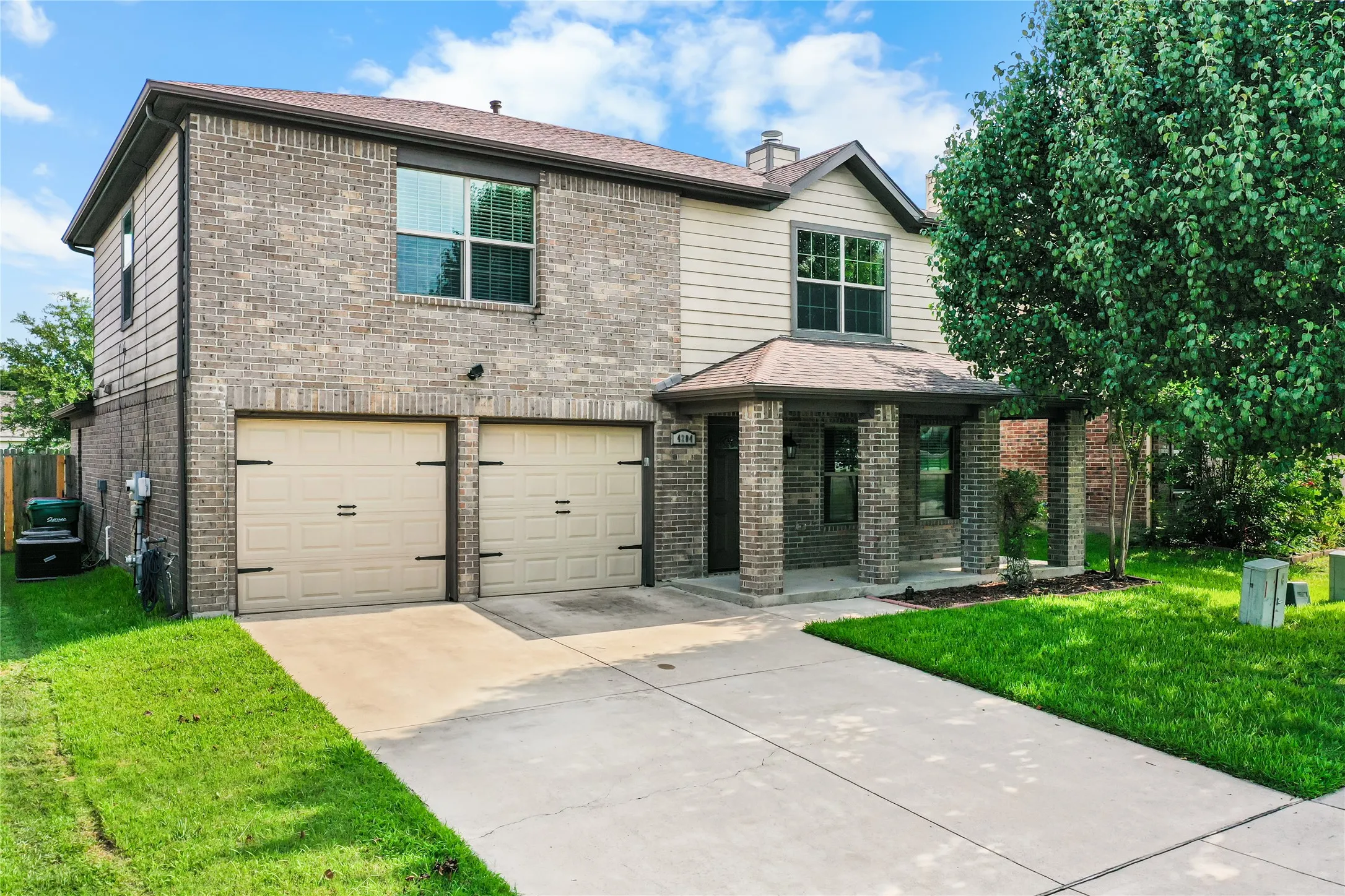 Single Family Residence For Sale in Grayson County , 4204 Quail Run Road, Sherman, Texas 75092, 4 Bedroom, 3 Bathroom, 2 Garage spaces, 2,444 Sqft, built in 2016, mls#21313230, Real Estate Agent in Sherman, Homes For Sale in Grayson county, Homes For Sale in Sherman, Realtor in Sherman Texas, Real Estate Brokerage Independent Realty Texas, Luminita Cordes Realtor