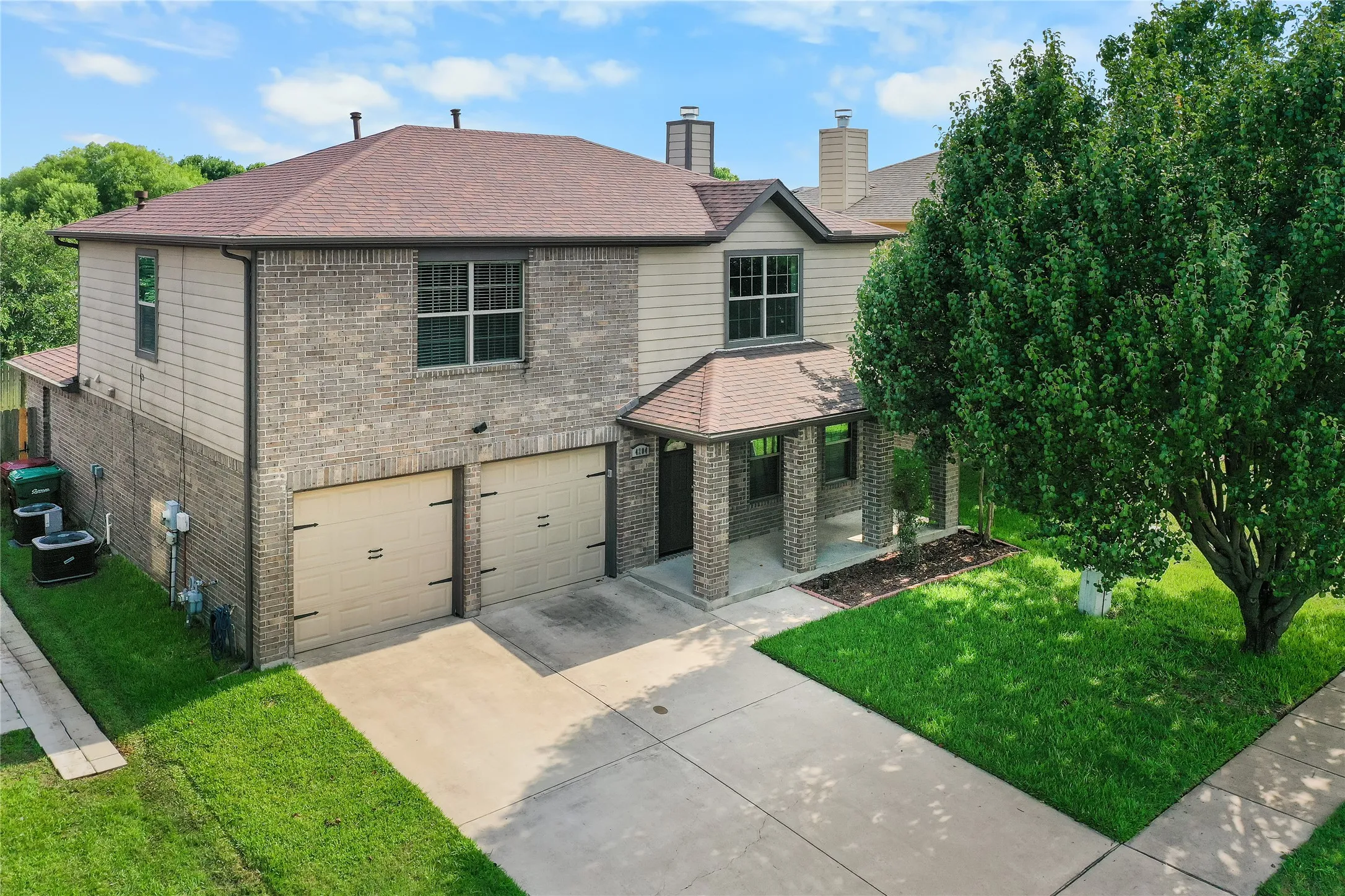 Single Family Residence For Sale in Grayson County , 4204 Quail Run Road, Sherman, Texas 75092, 4 Bedroom, 3 Bathroom, 2 Garage spaces, 2,444 Sqft, built in 2016, mls#21313230, Real Estate Agent in Sherman, Homes For Sale in Grayson county, Homes For Sale in Sherman, Realtor in Sherman Texas, Real Estate Brokerage Independent Realty Texas, Luminita Cordes Realtor