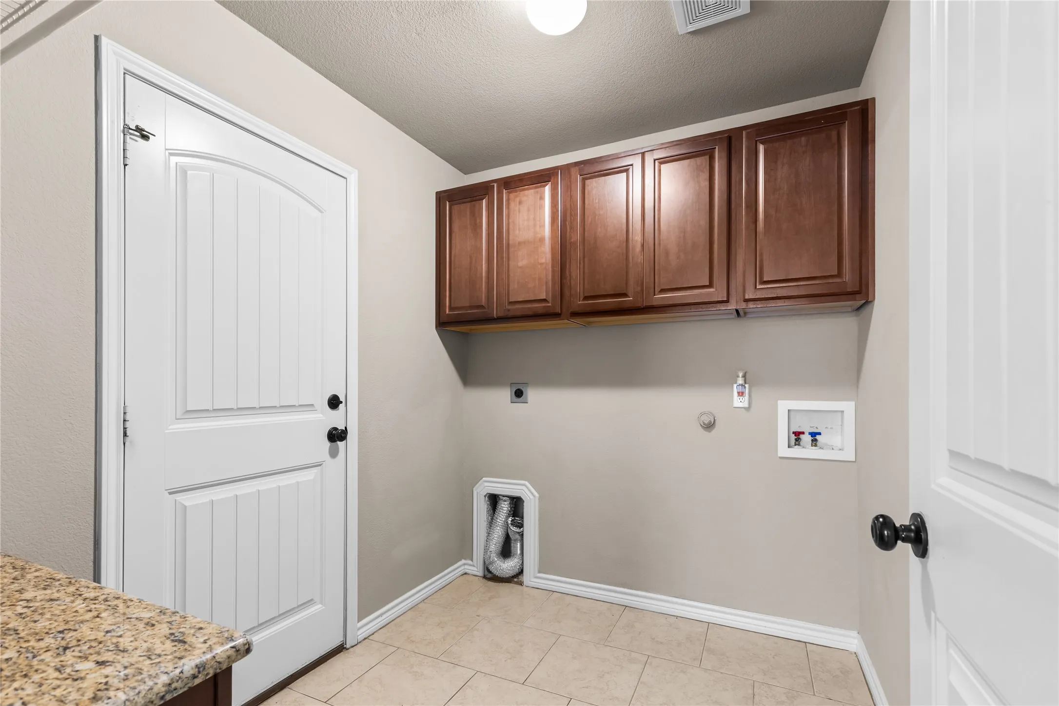 Single Family Residence For Sale in Grayson County , 4204 Quail Run Road, Sherman, Texas 75092, 4 Bedroom, 3 Bathroom, 2 Garage spaces, 2,444 Sqft, built in 2016, mls#21313230, Real Estate Agent in Sherman, Homes For Sale in Grayson county, Homes For Sale in Sherman, Realtor in Sherman Texas, Real Estate Brokerage Independent Realty Texas, Luminita Cordes Realtor