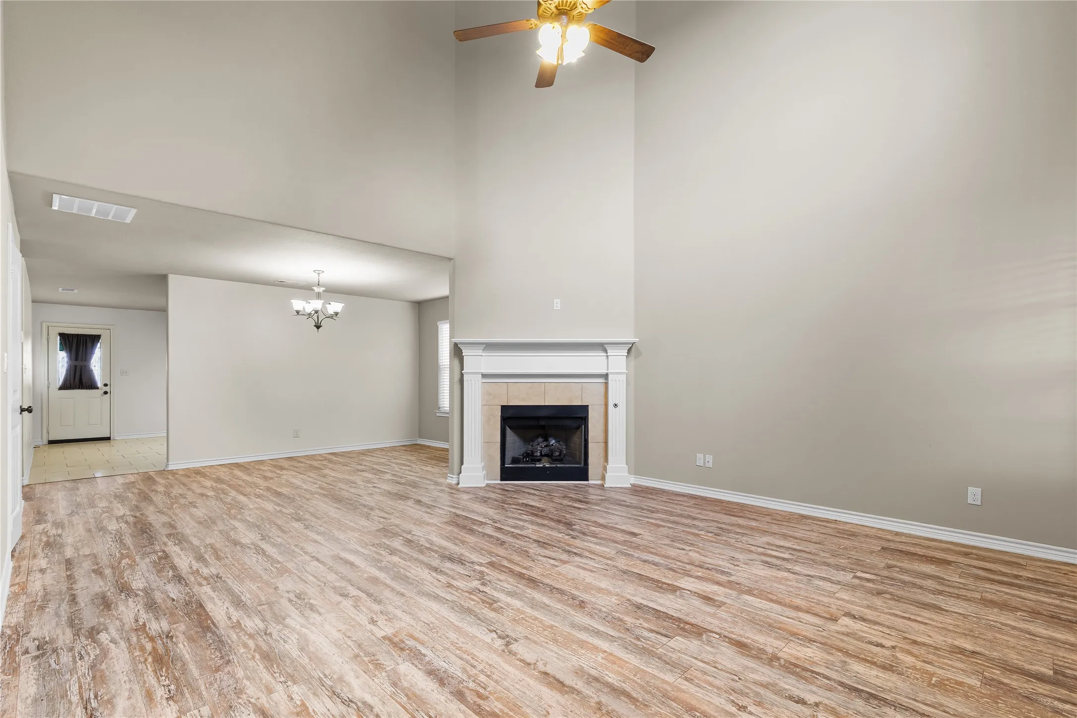Single Family Residence For Sale in Grayson County , 4204 Quail Run Road, Sherman, Texas 75092, 4 Bedroom, 3 Bathroom, 2 Garage spaces, 2,444 Sqft, built in 2016, mls#21313230, Real Estate Agent in Sherman, Homes For Sale in Grayson county, Homes For Sale in Sherman, Realtor in Sherman Texas, Real Estate Brokerage Independent Realty Texas, Luminita Cordes Realtor