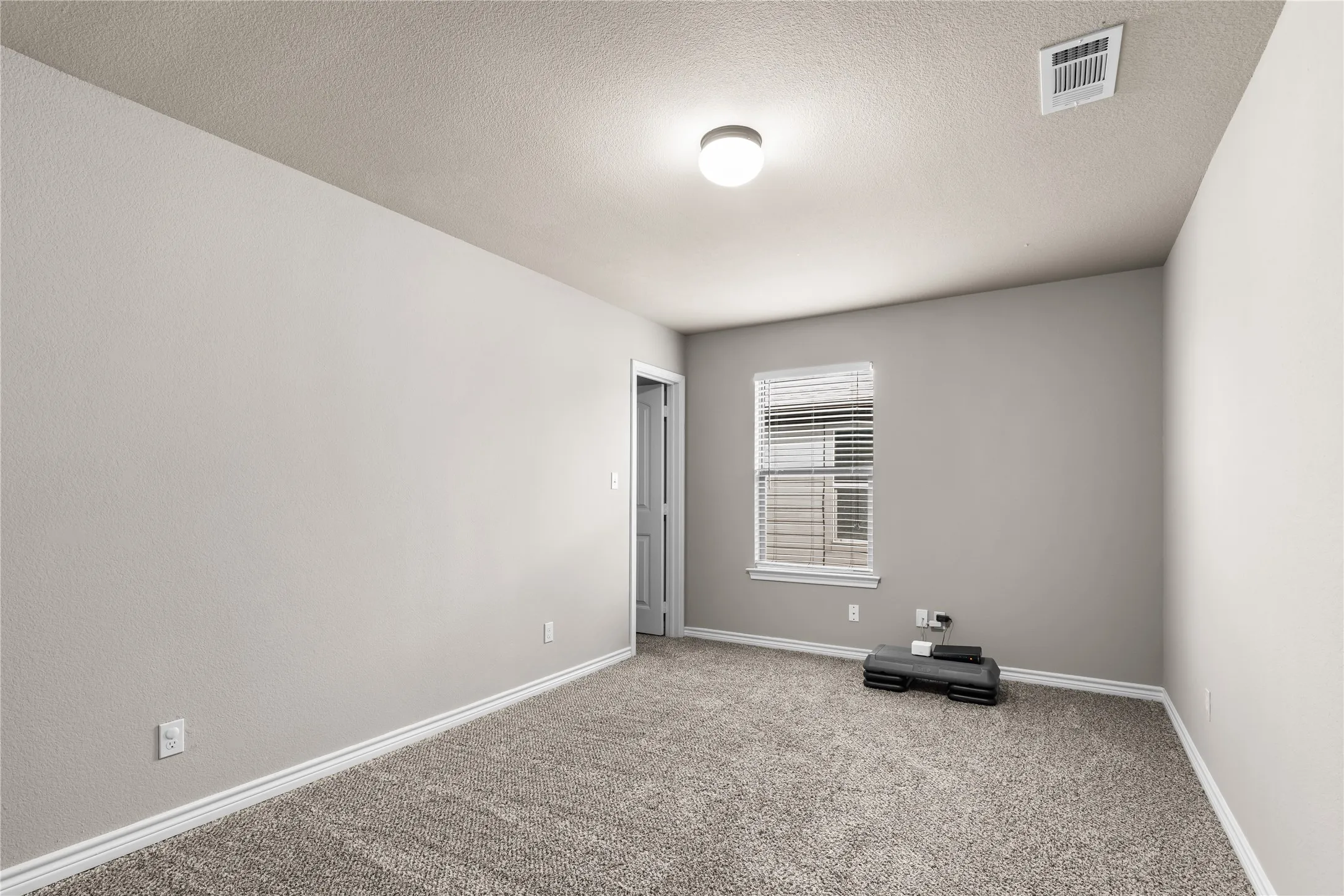 Single Family Residence For Sale in Grayson County , 4204 Quail Run Road, Sherman, Texas 75092, 4 Bedroom, 3 Bathroom, 2 Garage spaces, 2,444 Sqft, built in 2016, mls#21313230, Real Estate Agent in Sherman, Homes For Sale in Grayson county, Homes For Sale in Sherman, Realtor in Sherman Texas, Real Estate Brokerage Independent Realty Texas, Luminita Cordes Realtor