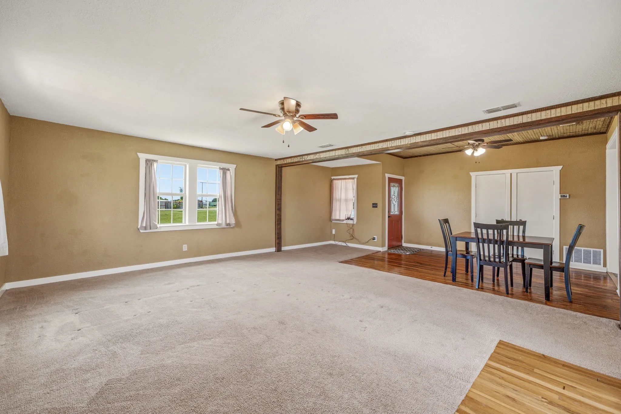 Single Family Residence For Sale in Erath County , 1470 Private Road 701, Stephenville, Texas 76401, 2 Bedroom, 1 Bathroom, Garage spaces, 1,290 Sqft, built in 2010, mls#21311618, Real Estate Agent in Stephenville, Homes For Sale in Erath county, Homes For Sale in Stephenville, Realtor in Stephenville Texas, Real Estate Brokerage Independent Realty Texas, Luminita Cordes Realtor