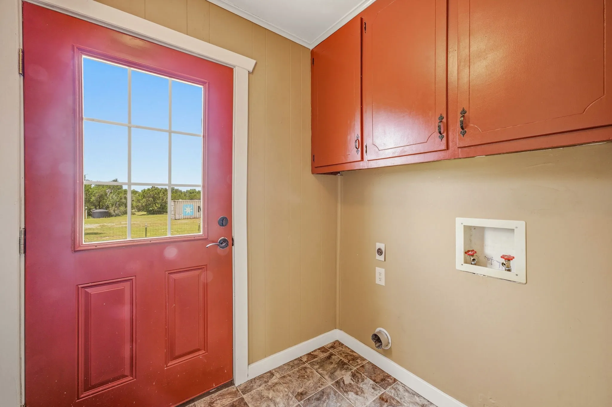 Single Family Residence For Sale in Erath County , 1470 Private Road 701, Stephenville, Texas 76401, 2 Bedroom, 1 Bathroom, Garage spaces, 1,290 Sqft, built in 2010, mls#21311618, Real Estate Agent in Stephenville, Homes For Sale in Erath county, Homes For Sale in Stephenville, Realtor in Stephenville Texas, Real Estate Brokerage Independent Realty Texas, Luminita Cordes Realtor