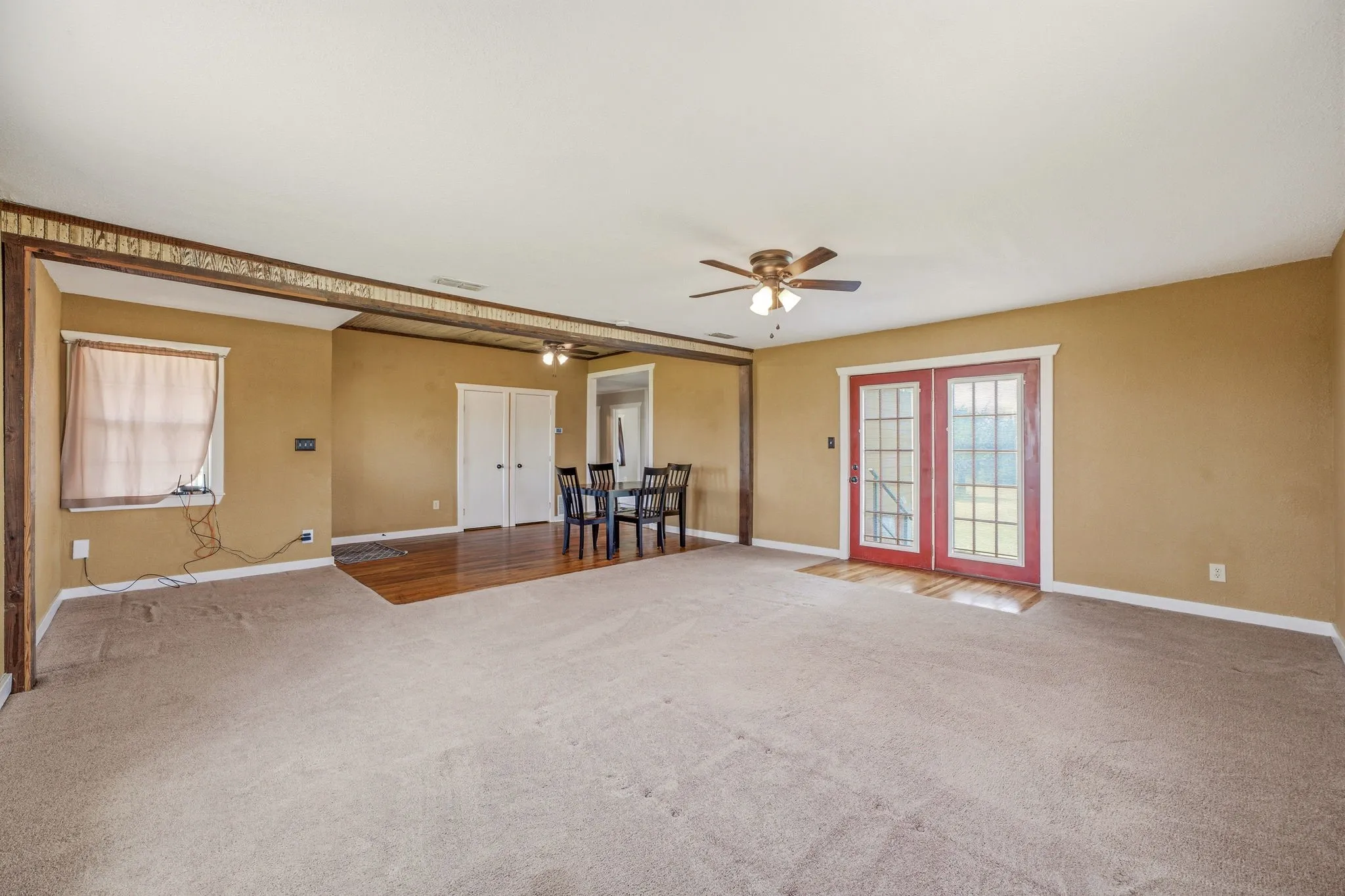 Single Family Residence For Sale in Erath County , 1470 Private Road 701, Stephenville, Texas 76401, 2 Bedroom, 1 Bathroom, Garage spaces, 1,290 Sqft, built in 2010, mls#21311618, Real Estate Agent in Stephenville, Homes For Sale in Erath county, Homes For Sale in Stephenville, Realtor in Stephenville Texas, Real Estate Brokerage Independent Realty Texas, Luminita Cordes Realtor