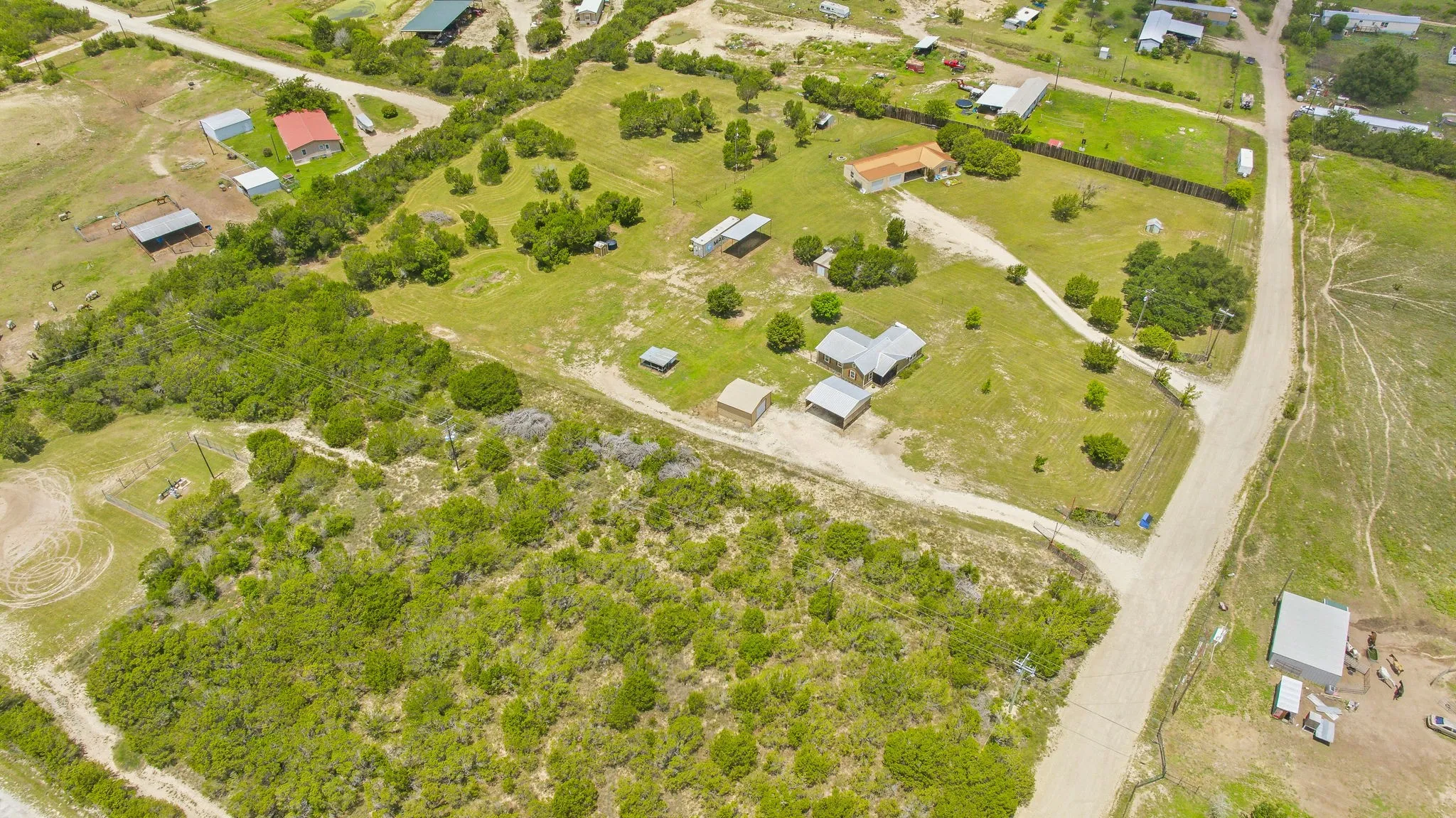 Single Family Residence For Sale in Erath County , 1470 Private Road 701, Stephenville, Texas 76401, 2 Bedroom, 1 Bathroom, Garage spaces, 1,290 Sqft, built in 2010, mls#21311618, Real Estate Agent in Stephenville, Homes For Sale in Erath county, Homes For Sale in Stephenville, Realtor in Stephenville Texas, Real Estate Brokerage Independent Realty Texas, Luminita Cordes Realtor