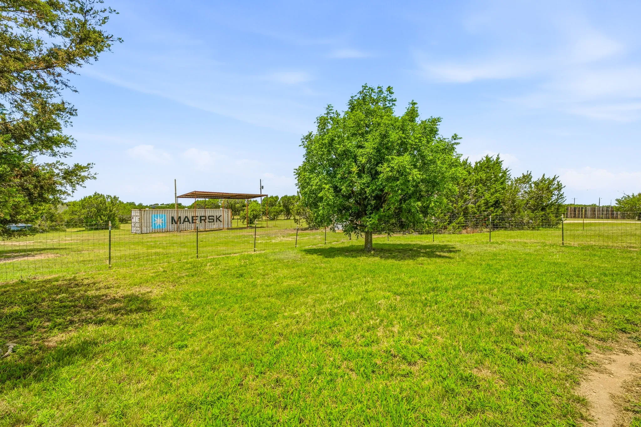 Single Family Residence For Sale in Erath County , 1470 Private Road 701, Stephenville, Texas 76401, 2 Bedroom, 1 Bathroom, Garage spaces, 1,290 Sqft, built in 2010, mls#21311618, Real Estate Agent in Stephenville, Homes For Sale in Erath county, Homes For Sale in Stephenville, Realtor in Stephenville Texas, Real Estate Brokerage Independent Realty Texas, Luminita Cordes Realtor