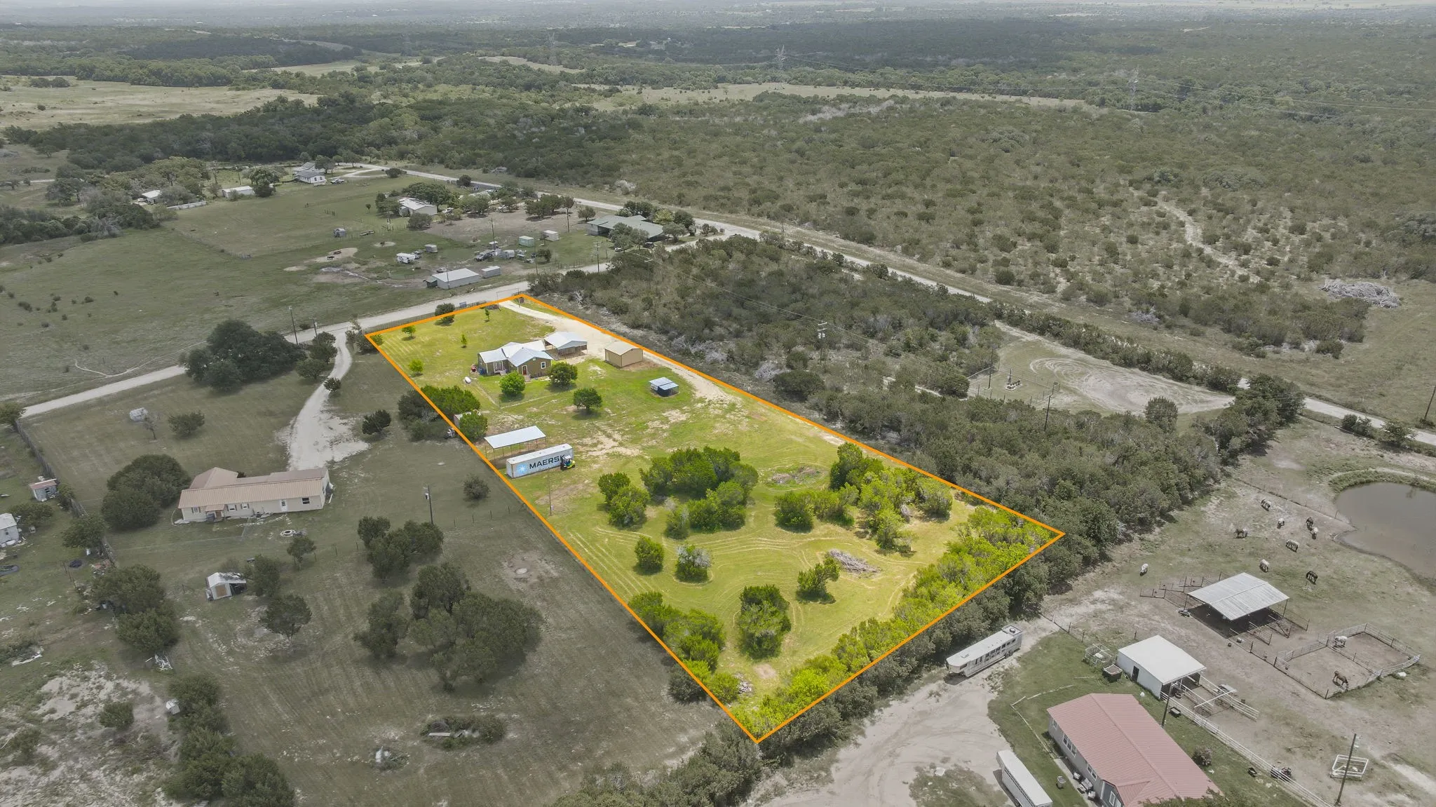 Single Family Residence For Sale in Erath County , 1470 Private Road 701, Stephenville, Texas 76401, 2 Bedroom, 1 Bathroom, Garage spaces, 1,290 Sqft, built in 2010, mls#21311618, Real Estate Agent in Stephenville, Homes For Sale in Erath county, Homes For Sale in Stephenville, Realtor in Stephenville Texas, Real Estate Brokerage Independent Realty Texas, Luminita Cordes Realtor