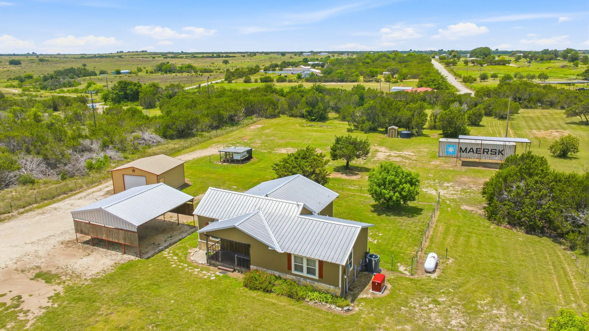Single Family Residence For Sale in Erath County , 1470 Private Road 701, Stephenville, Texas 76401, 2 Bedroom, 1 Bathroom, Garage spaces, 1,290 Sqft, built in 2010, mls#21311618, Real Estate Agent in Stephenville, Homes For Sale in Erath county, Homes For Sale in Stephenville, Realtor in Stephenville Texas, Real Estate Brokerage Independent Realty Texas, Luminita Cordes Realtor