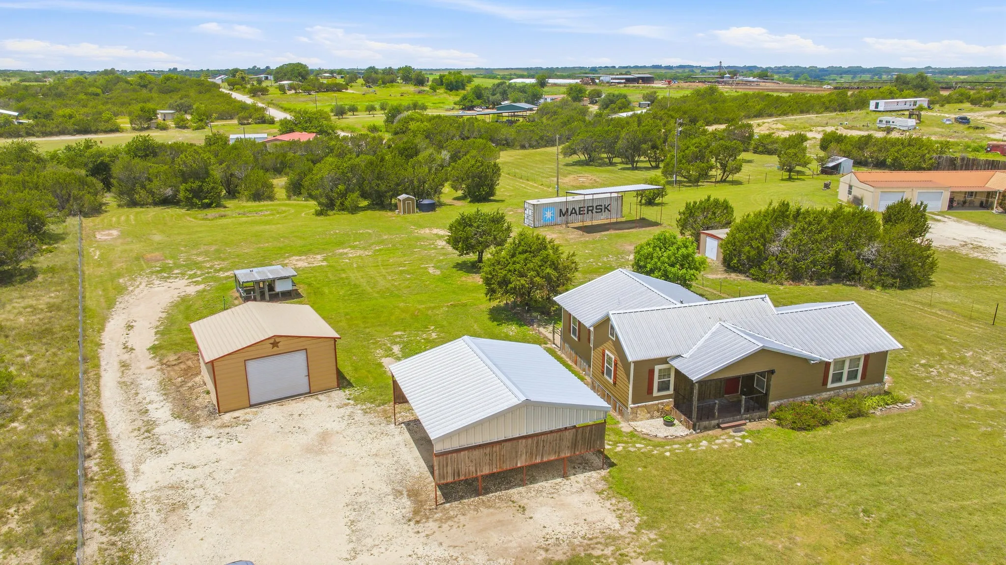 Single Family Residence For Sale in Erath County , 1470 Private Road 701, Stephenville, Texas 76401, 2 Bedroom, 1 Bathroom, Garage spaces, 1,290 Sqft, built in 2010, mls#21311618, Real Estate Agent in Stephenville, Homes For Sale in Erath county, Homes For Sale in Stephenville, Realtor in Stephenville Texas, Real Estate Brokerage Independent Realty Texas, Luminita Cordes Realtor