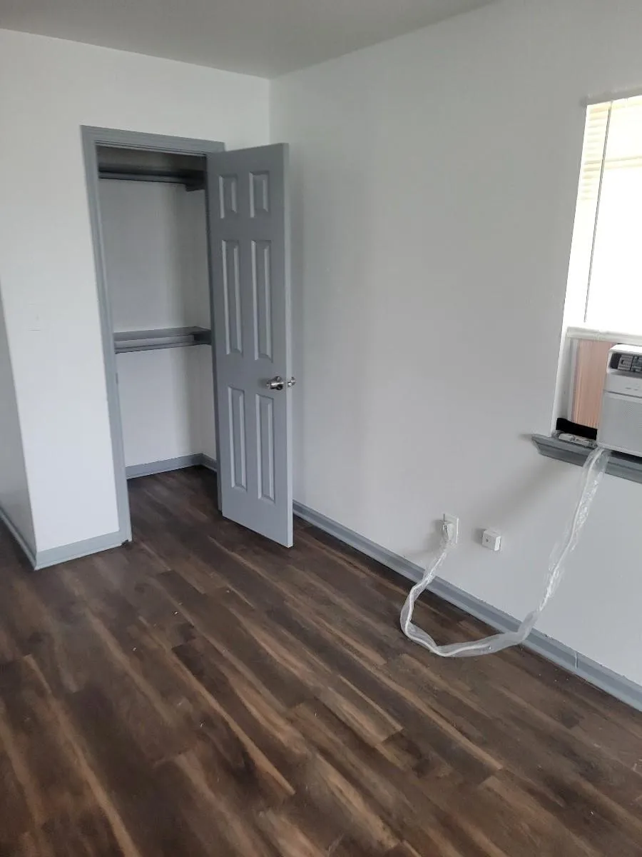 Apartment For Sale in Harris County , 5301 Collingsworth, Houston, Texas 77026, 0, 0, Garage spaces, 0 Sqft, built in 1979, Price $850,000, mls#21313238, Real Estate Agent in Houston, Homes For Sale in Harris county, Homes For Sale in Houston, Realtor in Houston Texas, Real Estate Brokerage Independent Realty Texas, Luminita Cordes Realtor