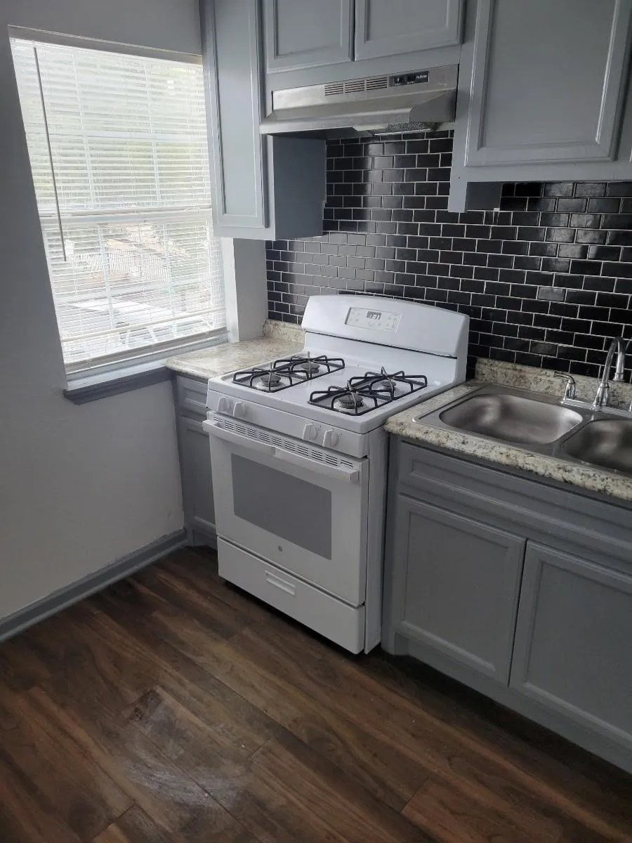 Apartment For Sale in Harris County , 5301 Collingsworth, Houston, Texas 77026, 0, 0, Garage spaces, 0 Sqft, built in 1979, Price $850,000, mls#21313238, Real Estate Agent in Houston, Homes For Sale in Harris county, Homes For Sale in Houston, Realtor in Houston Texas, Real Estate Brokerage Independent Realty Texas, Luminita Cordes Realtor