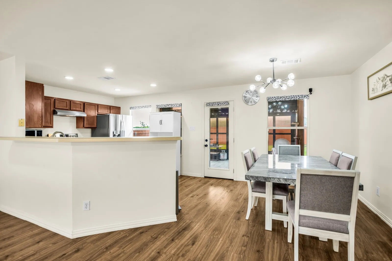Single Family Residence For Sale in Dallas County , 3405 Ashwood Lane, Sachse, Texas 75048, 3 Bedroom, 2 Bathroom, 2 Garage spaces, 1,739 Sqft, built in 2000, mls#21313240, Real Estate Agent in Sachse, Homes For Sale in Dallas county, Homes For Sale in Sachse, Realtor in Sachse Texas, Real Estate Brokerage Independent Realty Texas, Luminita Cordes Realtor