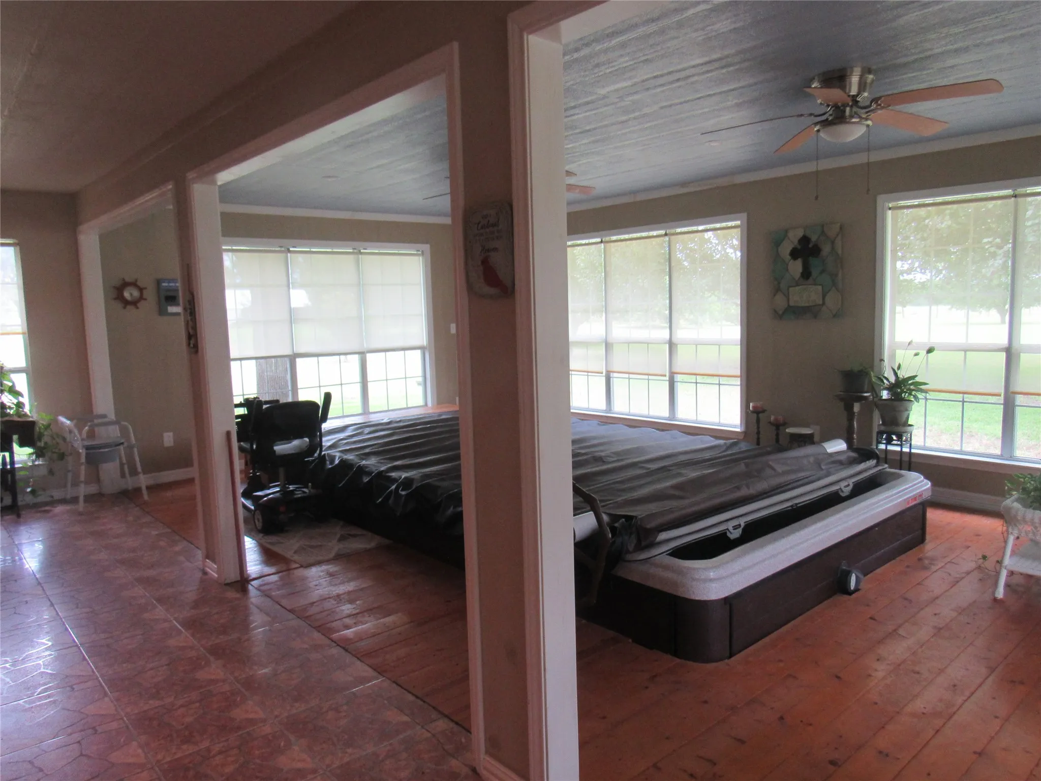 Single Family Residence For Sale in Cooke County , 404 County Road 260, Gainesville, Texas 76240, 3 Bedroom, 3 Bathroom, 4 Garage spaces, 2,751 Sqft, built in 1998, mls#21308806, Real Estate Agent in Gainesville, Homes For Sale in Cooke county, Homes For Sale in Gainesville, Realtor in Gainesville Texas, Real Estate Brokerage Independent Realty Texas, Luminita Cordes Realtor