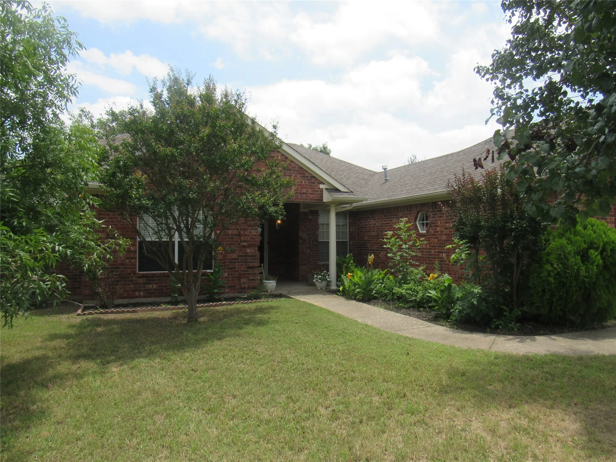 Single Family Residence For Sale in Cooke County , 404 County Road 260, Gainesville, Texas 76240, 3 Bedroom, 3 Bathroom, 4 Garage spaces, 2,751 Sqft, built in 1998, mls#21308806, Real Estate Agent in Gainesville, Homes For Sale in Cooke county, Homes For Sale in Gainesville, Realtor in Gainesville Texas, Real Estate Brokerage Independent Realty Texas, Luminita Cordes Realtor