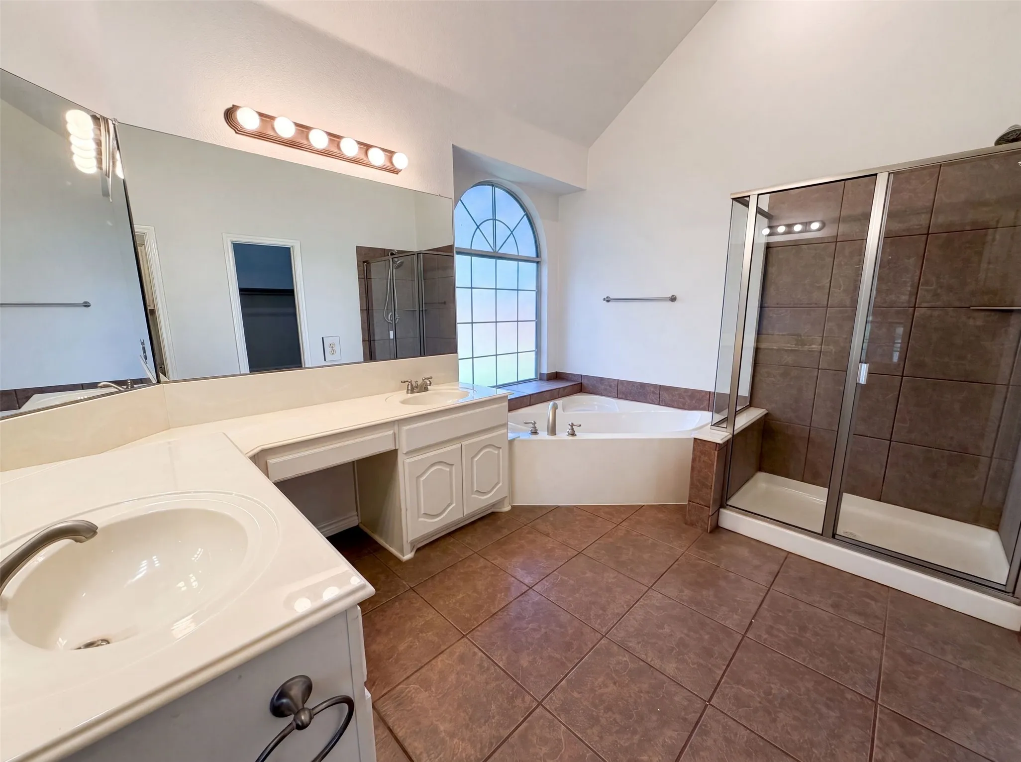Single Family Residence For Sale in Dallas County , 529 Olympia Street, De Soto, Texas 75115, 4 Bedroom, 3 Bathroom, 2 Garage spaces, 3,266 Sqft, built in 2008, mls#21313248, Real Estate Agent in De Soto, Homes For Sale in Dallas county, Homes For Sale in De Soto, Realtor in De Soto Texas, Real Estate Brokerage Independent Realty Texas, Luminita Cordes Realtor
