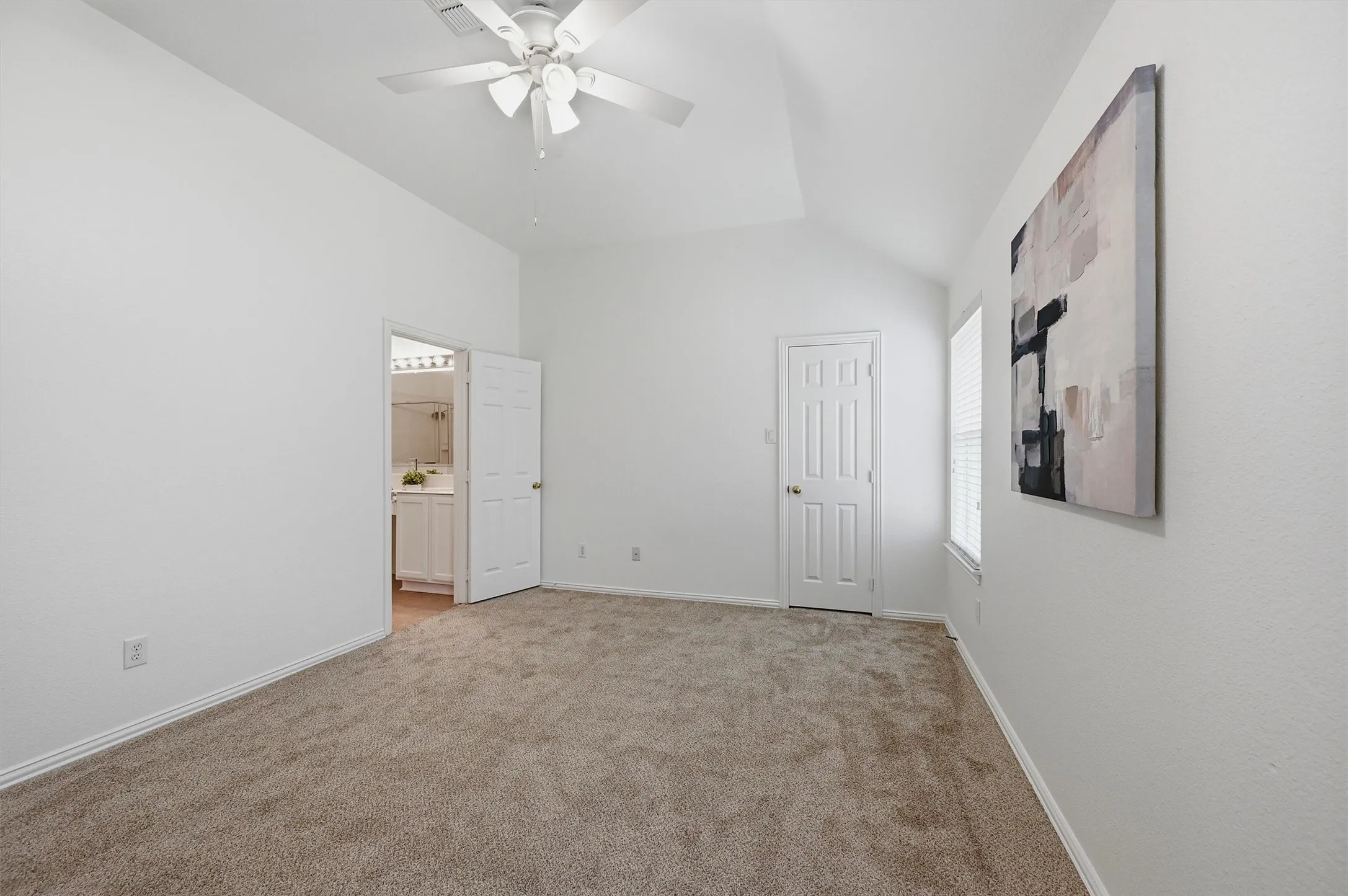 Single Family Residence For Sale in Denton County , 12218 Red Hawk Drive, Frisco, Texas 75033, 3 Bedroom, 2 Bathroom, 2 Garage spaces, 1,947 Sqft, built in 2002, mls#21313104, Real Estate Agent in Frisco, Homes For Sale in Denton county, Homes For Sale in Frisco, Realtor in Frisco Texas, Real Estate Brokerage Independent Realty Texas, Luminita Cordes Realtor