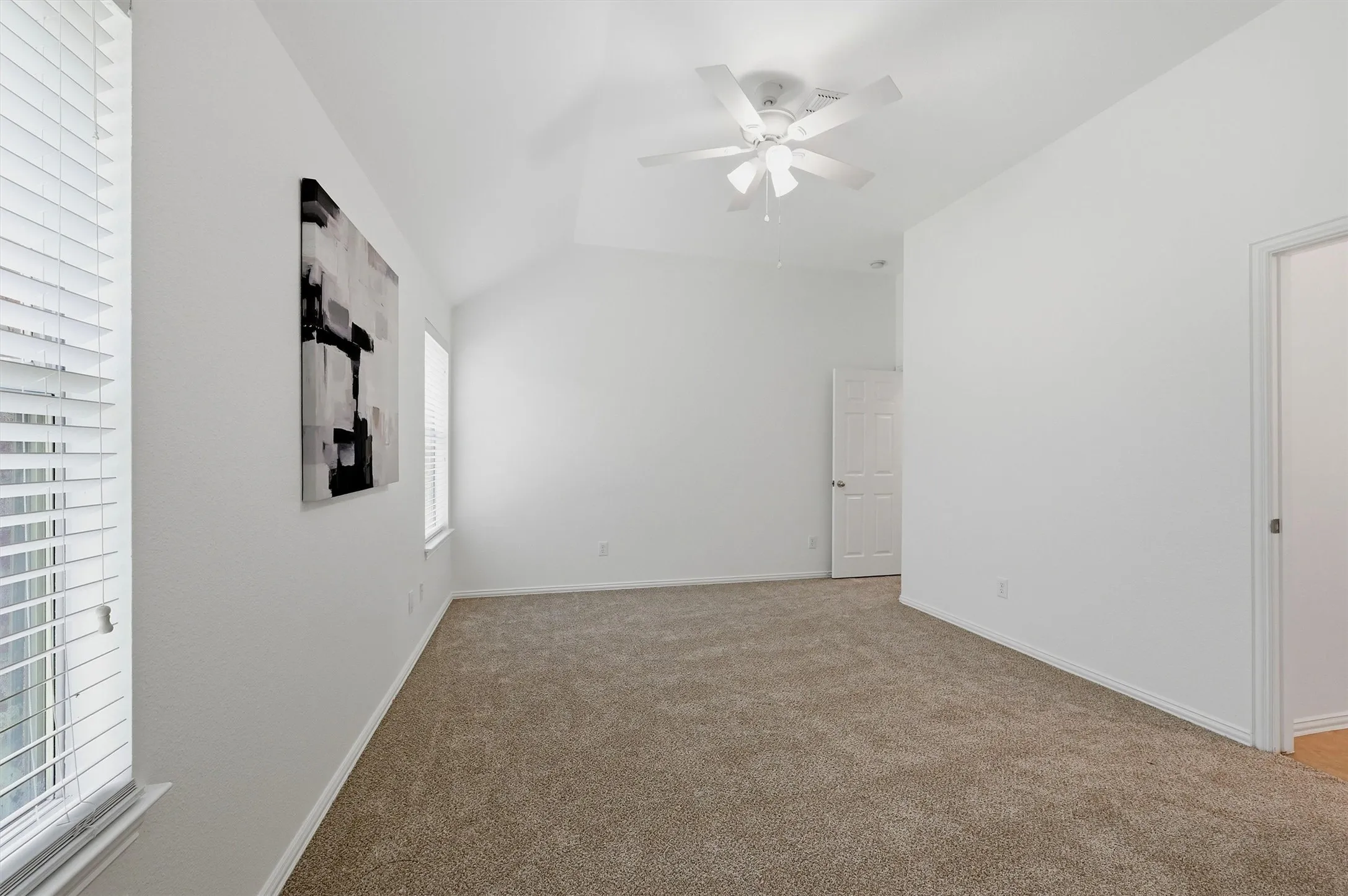 Single Family Residence For Sale in Denton County , 12218 Red Hawk Drive, Frisco, Texas 75033, 3 Bedroom, 2 Bathroom, 2 Garage spaces, 1,947 Sqft, built in 2002, mls#21313104, Real Estate Agent in Frisco, Homes For Sale in Denton county, Homes For Sale in Frisco, Realtor in Frisco Texas, Real Estate Brokerage Independent Realty Texas, Luminita Cordes Realtor