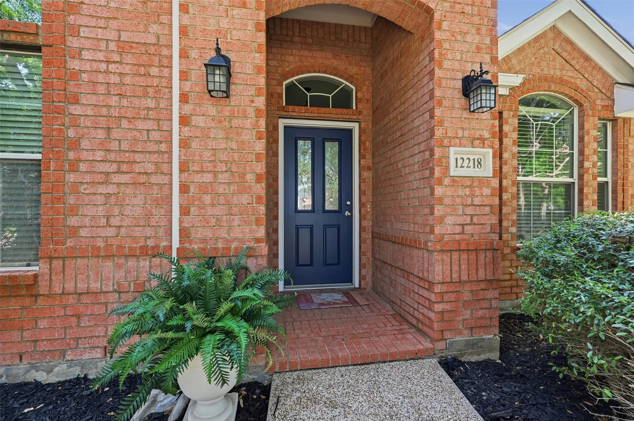 Single Family Residence For Sale in Denton County , 12218 Red Hawk Drive, Frisco, Texas 75033, 3 Bedroom, 2 Bathroom, 2 Garage spaces, 1,947 Sqft, built in 2002, mls#21313104, Real Estate Agent in Frisco, Homes For Sale in Denton county, Homes For Sale in Frisco, Realtor in Frisco Texas, Real Estate Brokerage Independent Realty Texas, Luminita Cordes Realtor