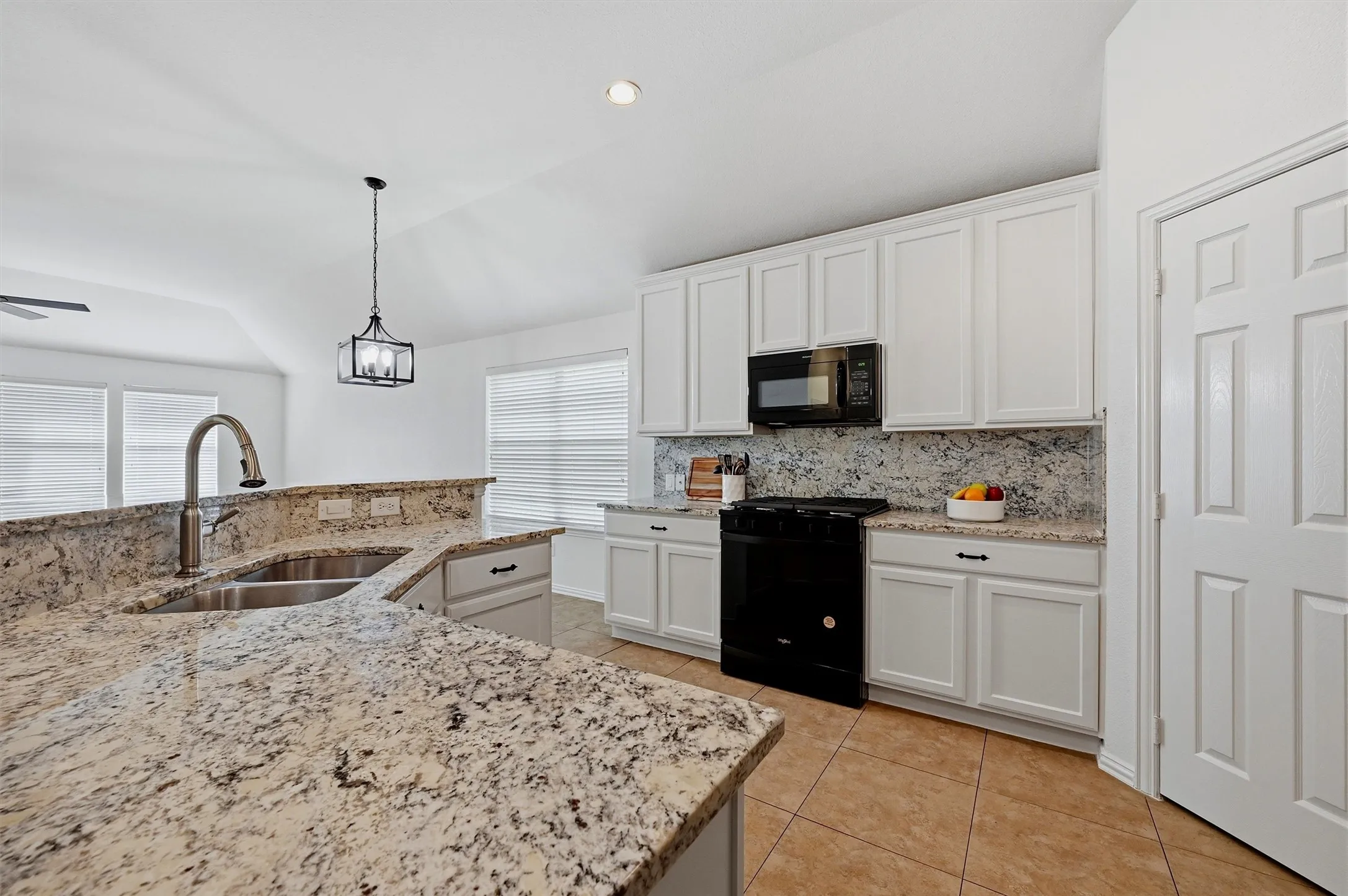 Single Family Residence For Sale in Denton County , 12218 Red Hawk Drive, Frisco, Texas 75033, 3 Bedroom, 2 Bathroom, 2 Garage spaces, 1,947 Sqft, built in 2002, mls#21313104, Real Estate Agent in Frisco, Homes For Sale in Denton county, Homes For Sale in Frisco, Realtor in Frisco Texas, Real Estate Brokerage Independent Realty Texas, Luminita Cordes Realtor