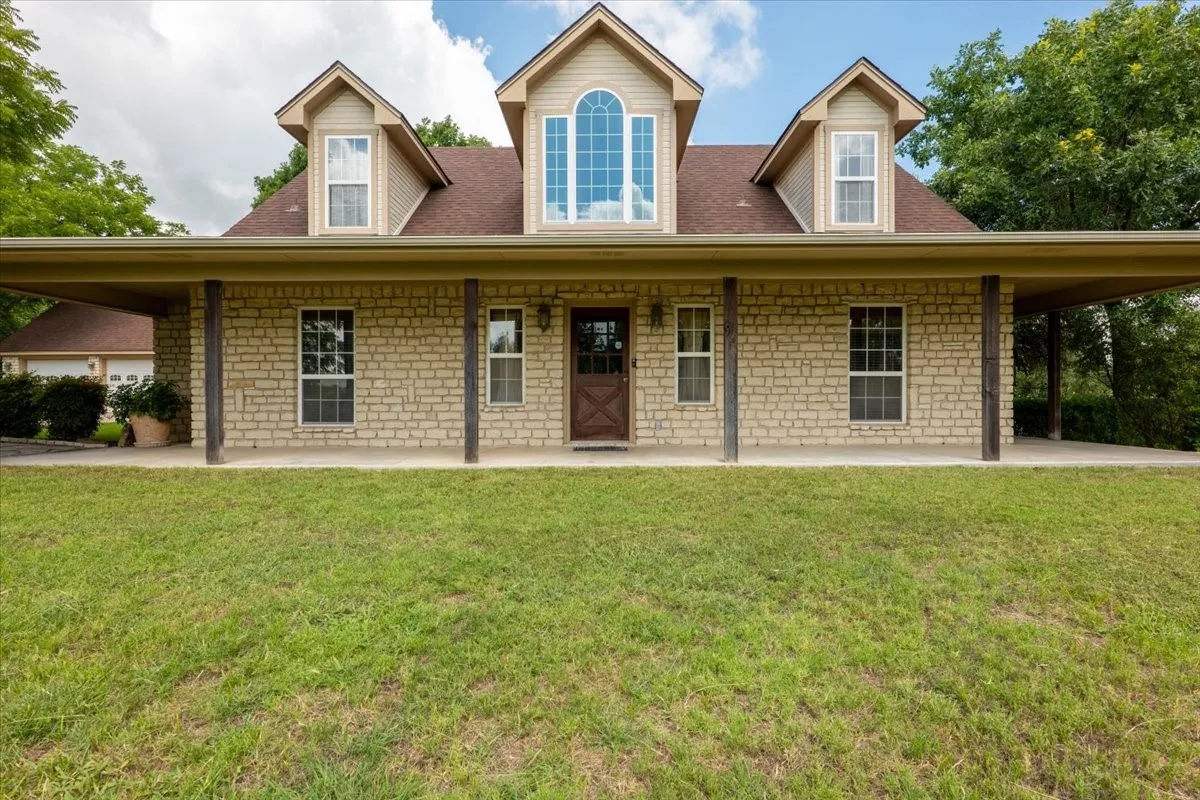 Farm For Sale in Parker County , 3614 Beech Street, Weatherford, Texas 76088, 3 Bedroom, 3 Bathroom, 3 Garage spaces, 2,296 Sqft, built in 1997, mls#21310688, Real Estate Agent in Weatherford, Homes For Sale in Parker county, Homes For Sale in Weatherford, Realtor in Weatherford Texas, Real Estate Brokerage Independent Realty Texas, Luminita Cordes Realtor