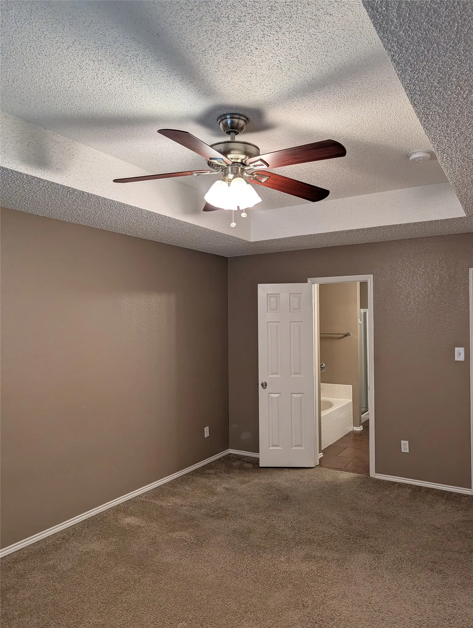 Single Family Residence For Rent in Tarrant County , 700 Flamingo Drive, Saginaw, Texas 76131, 5 Bedroom, 3 Bathroom, 2 Garage spaces, 2,272 Sqft, built in 2003, mls#21313270, Real Estate Agent in Saginaw, Homes For Rent in Tarrant county, Homes For Rent in Saginaw, Realtor in Saginaw Texas, Real Estate Brokerage Independent Realty Texas, Luminita Cordes Realtor