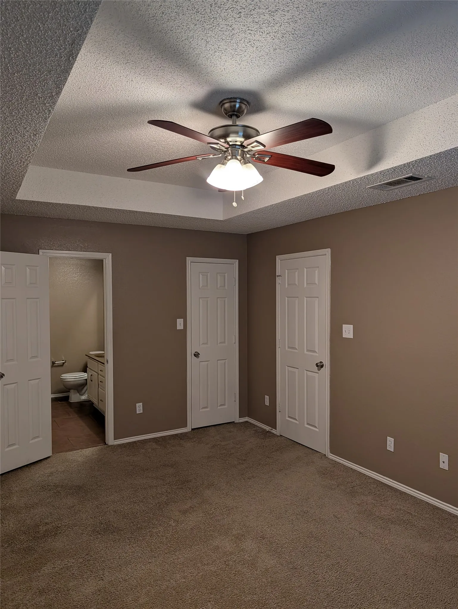 Single Family Residence For Rent in Tarrant County , 700 Flamingo Drive, Saginaw, Texas 76131, 5 Bedroom, 3 Bathroom, 2 Garage spaces, 2,272 Sqft, built in 2003, mls#21313270, Real Estate Agent in Saginaw, Homes For Rent in Tarrant county, Homes For Rent in Saginaw, Realtor in Saginaw Texas, Real Estate Brokerage Independent Realty Texas, Luminita Cordes Realtor