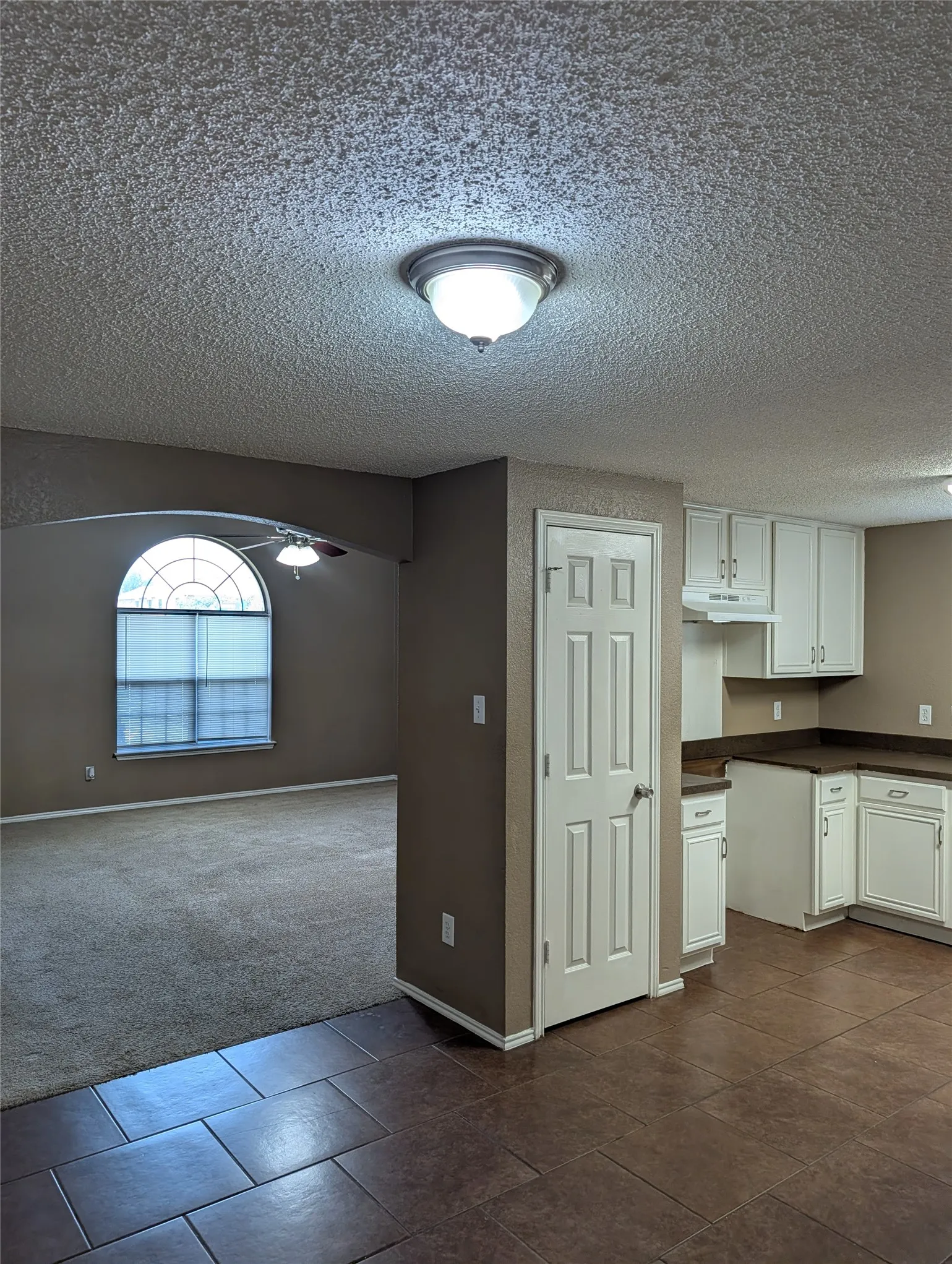 Single Family Residence For Rent in Tarrant County , 700 Flamingo Drive, Saginaw, Texas 76131, 5 Bedroom, 3 Bathroom, 2 Garage spaces, 2,272 Sqft, built in 2003, mls#21313270, Real Estate Agent in Saginaw, Homes For Rent in Tarrant county, Homes For Rent in Saginaw, Realtor in Saginaw Texas, Real Estate Brokerage Independent Realty Texas, Luminita Cordes Realtor