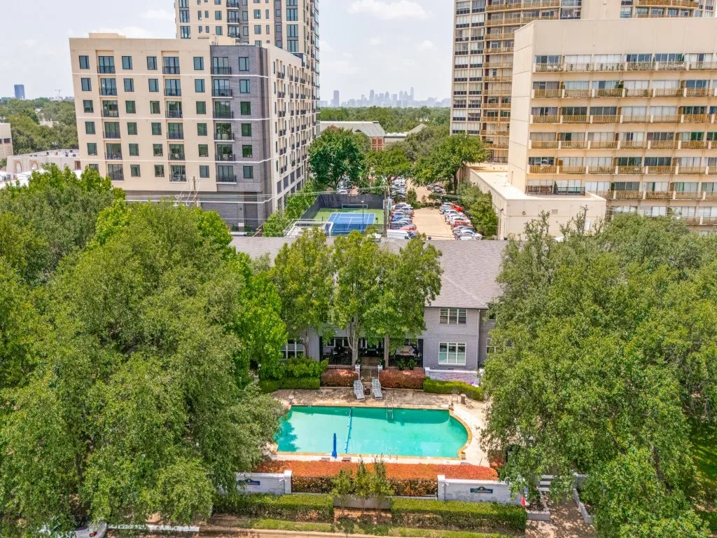 As seen here, the view of the Dallas skyline is visible straight ahead in the distance. A short commute to downtown. The only thing between you and downtown are the beautiful homes in Highland Park and University Park.