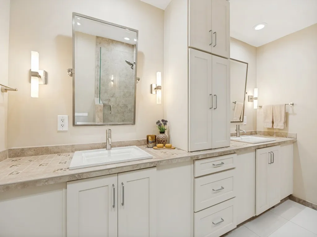 Condominium For Sale in Dallas County , 6230 Bandera Avenue C, Dallas, Texas 75225, 2 Bedroom, 2 Bathroom, Garage spaces, 1,794 Sqft, built in 1958, mls#21312277, Real Estate Agent in Dallas, Homes For Sale in Dallas county, Homes For Sale in Dallas, Realtor in Dallas Texas, Real Estate Brokerage Independent Realty Texas, Luminita Cordes Realtor
