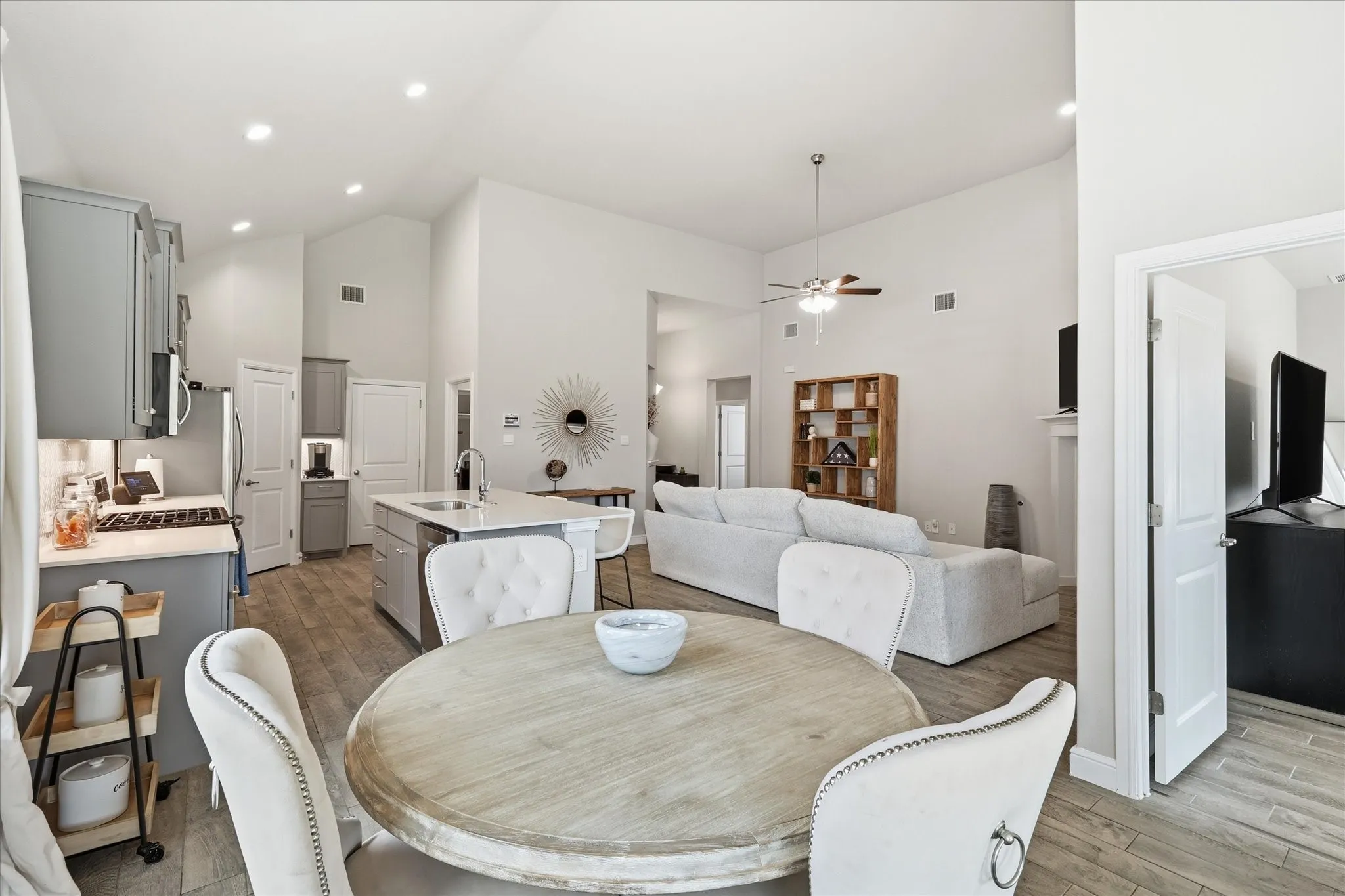 Single Family Residence For Rent in Denton County , 1212 Trailblazer Way, Northlake, Texas 76247, 4 Bedroom, 2 Bathroom, 2 Garage spaces, 1,809 Sqft, built in 2023, mls#21311143, Real Estate Agent in Northlake, Homes For Rent in Denton county, Homes For Rent in Northlake, Realtor in Northlake Texas, Real Estate Brokerage Independent Realty Texas, Luminita Cordes Realtor