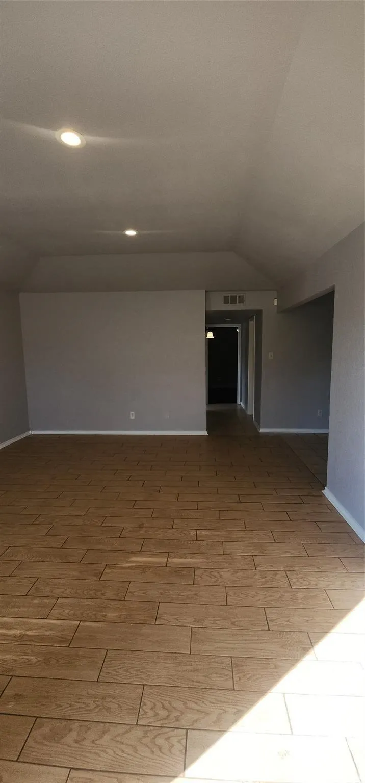 Duplex For Sale in Tarrant County , 6721 Loma Vista Drive 6721 6723, Fort Worth, Texas 76133, 0, 0, Garage spaces, 0 Sqft, built in 1983, mls#21313290, Real Estate Agent in Fort Worth, Homes For Sale in Tarrant county, Homes For Sale in Fort Worth, Realtor in Fort Worth Texas, Real Estate Brokerage Independent Realty Texas, Luminita Cordes Realtor