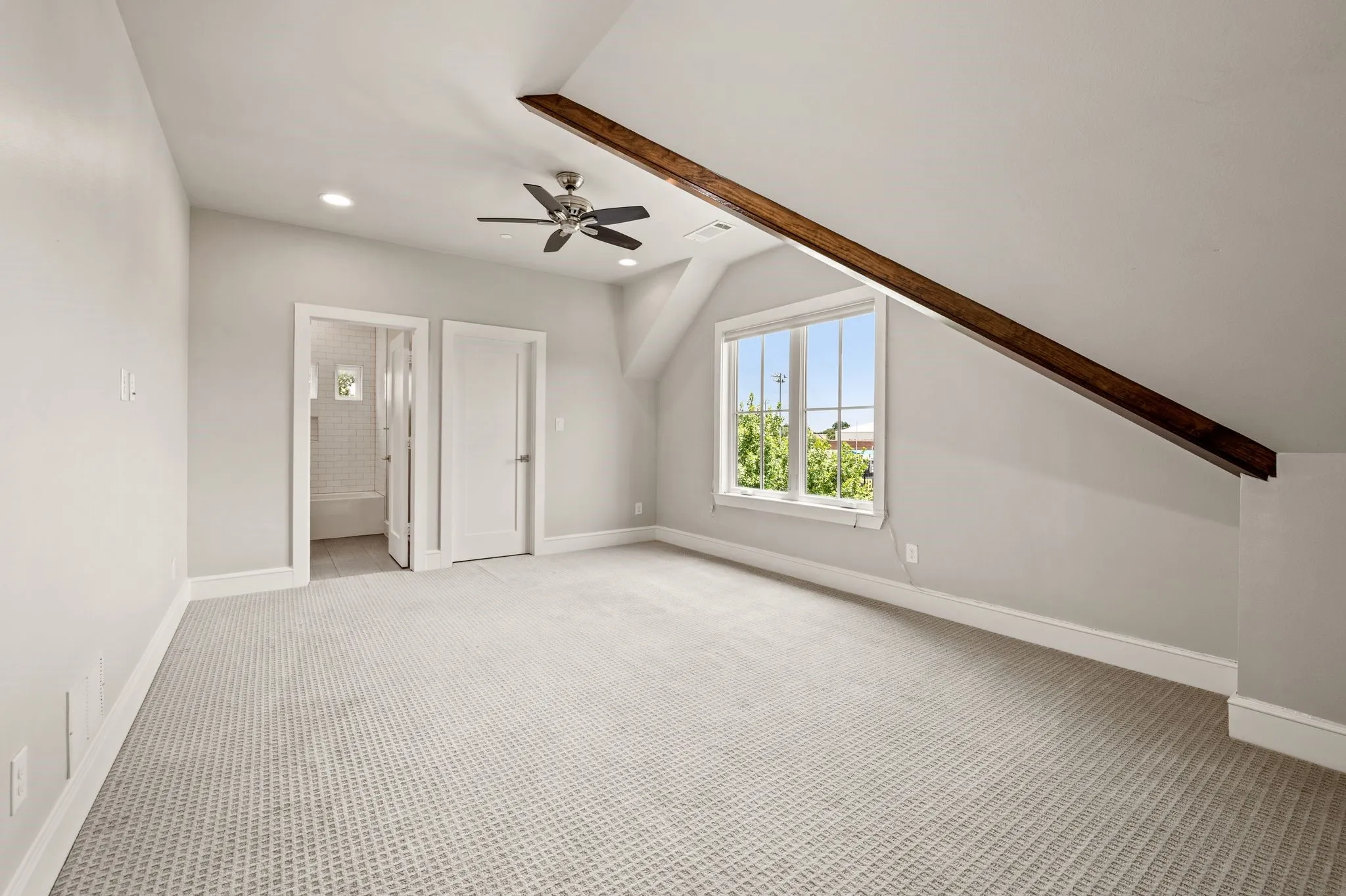 Condominium For Sale in Dallas County , 4144 Druid Lane 1, University Park, Texas 75205, 3 Bedroom, 3 Bathroom, 3 Garage spaces, 2,370 Sqft, built in 2015, Price $1,275,000, mls#21304968, Real Estate Agent in University Park, Homes For Sale in Dallas county, Homes For Sale in University Park, Realtor in University Park Texas, Real Estate Brokerage Independent Realty Texas, Luminita Cordes Realtor