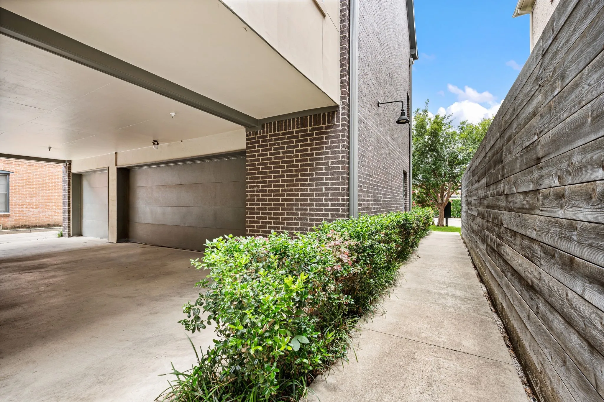 Condominium For Sale in Dallas County , 4144 Druid Lane 1, University Park, Texas 75205, 3 Bedroom, 3 Bathroom, 3 Garage spaces, 2,370 Sqft, built in 2015, Price $1,275,000, mls#21304968, Real Estate Agent in University Park, Homes For Sale in Dallas county, Homes For Sale in University Park, Realtor in University Park Texas, Real Estate Brokerage Independent Realty Texas, Luminita Cordes Realtor