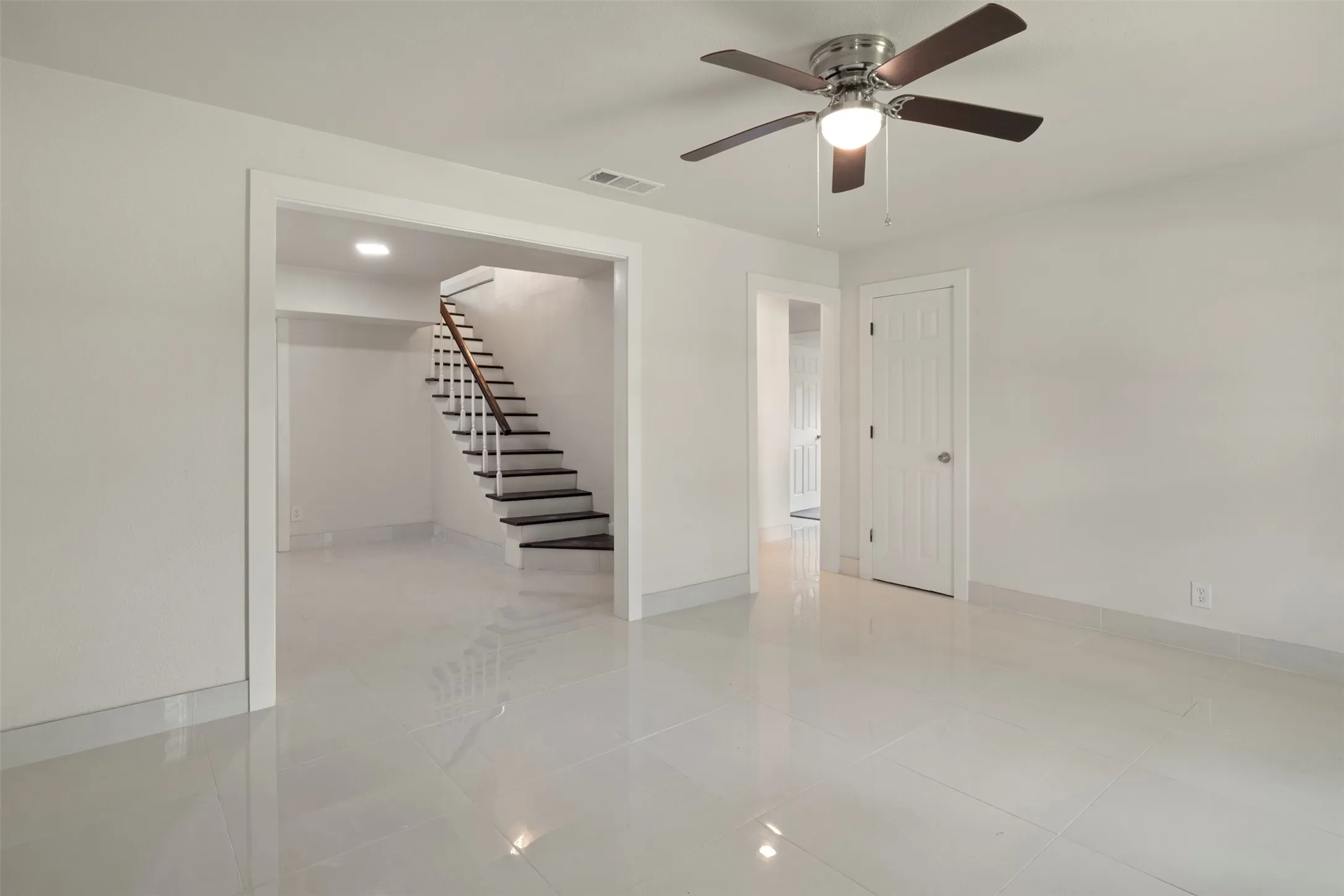 Single Family Residence For Sale in Dallas County , 8117 Marvel Drive, Dallas, Texas 75217, 4 Bedroom, 3 Bathroom, 1 Garage spaces, 2,384 Sqft, built in 1955, mls#21310899, Real Estate Agent in Dallas, Homes For Sale in Dallas county, Homes For Sale in Dallas, Realtor in Dallas Texas, Real Estate Brokerage Independent Realty Texas, Luminita Cordes Realtor