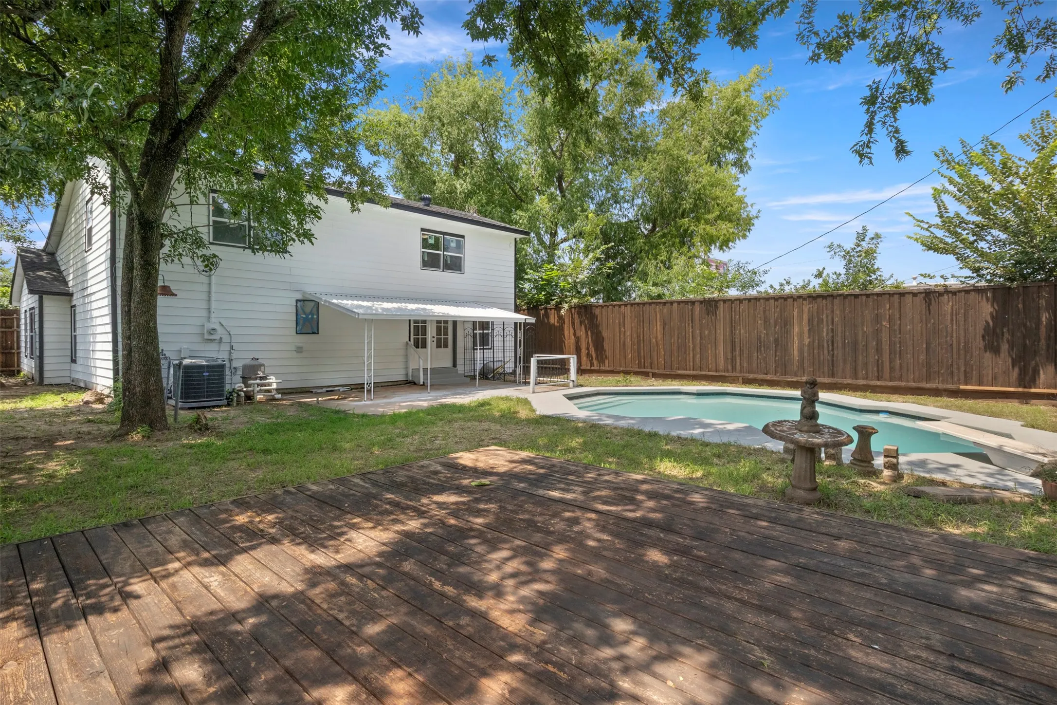 Single Family Residence For Sale in Dallas County , 8117 Marvel Drive, Dallas, Texas 75217, 4 Bedroom, 3 Bathroom, 1 Garage spaces, 2,384 Sqft, built in 1955, mls#21310899, Real Estate Agent in Dallas, Homes For Sale in Dallas county, Homes For Sale in Dallas, Realtor in Dallas Texas, Real Estate Brokerage Independent Realty Texas, Luminita Cordes Realtor